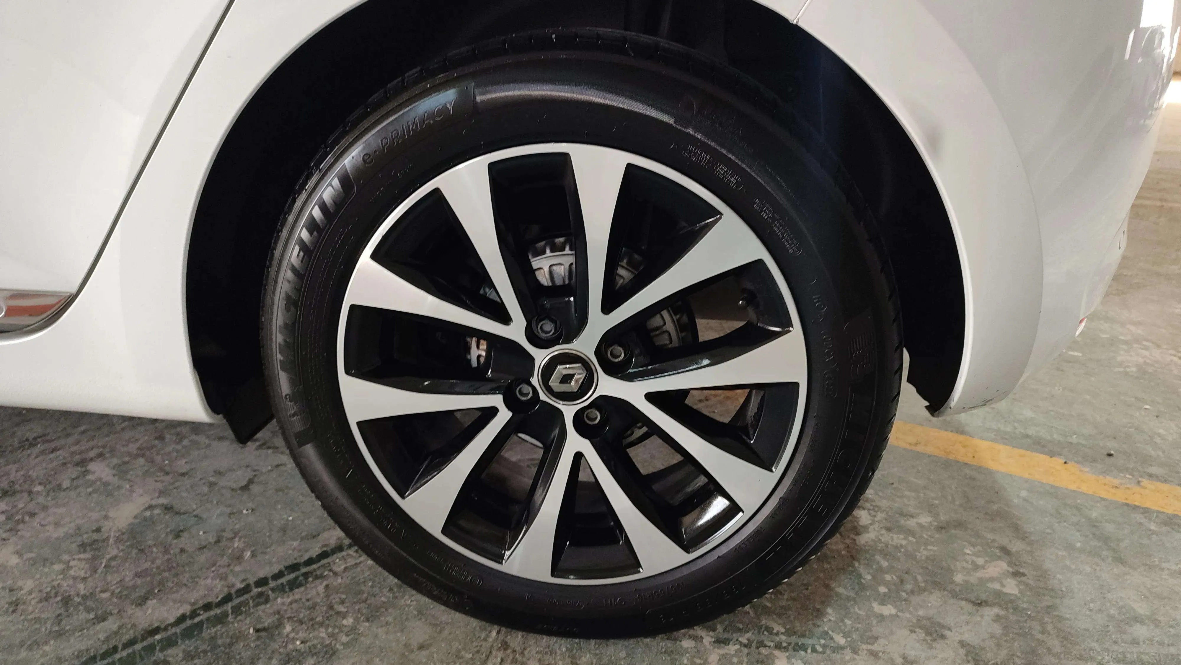 Renault Clio Intens TCe - foto 23