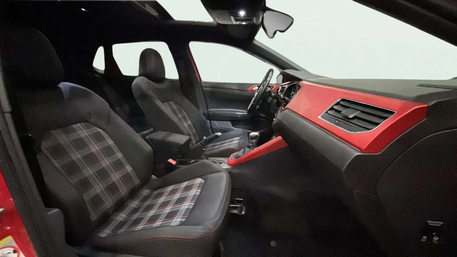 Volkswagen Polo GTI 2.0 TSI DSG - foto 24
