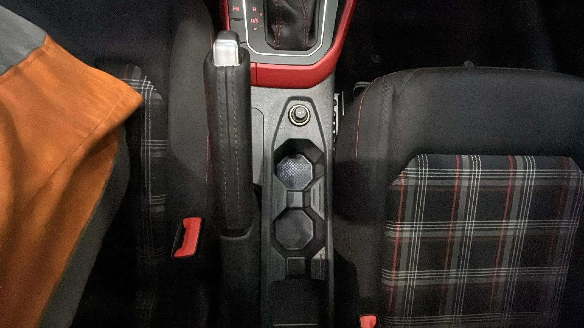 Volkswagen Polo GTI 2.0 TSI DSG - foto 13
