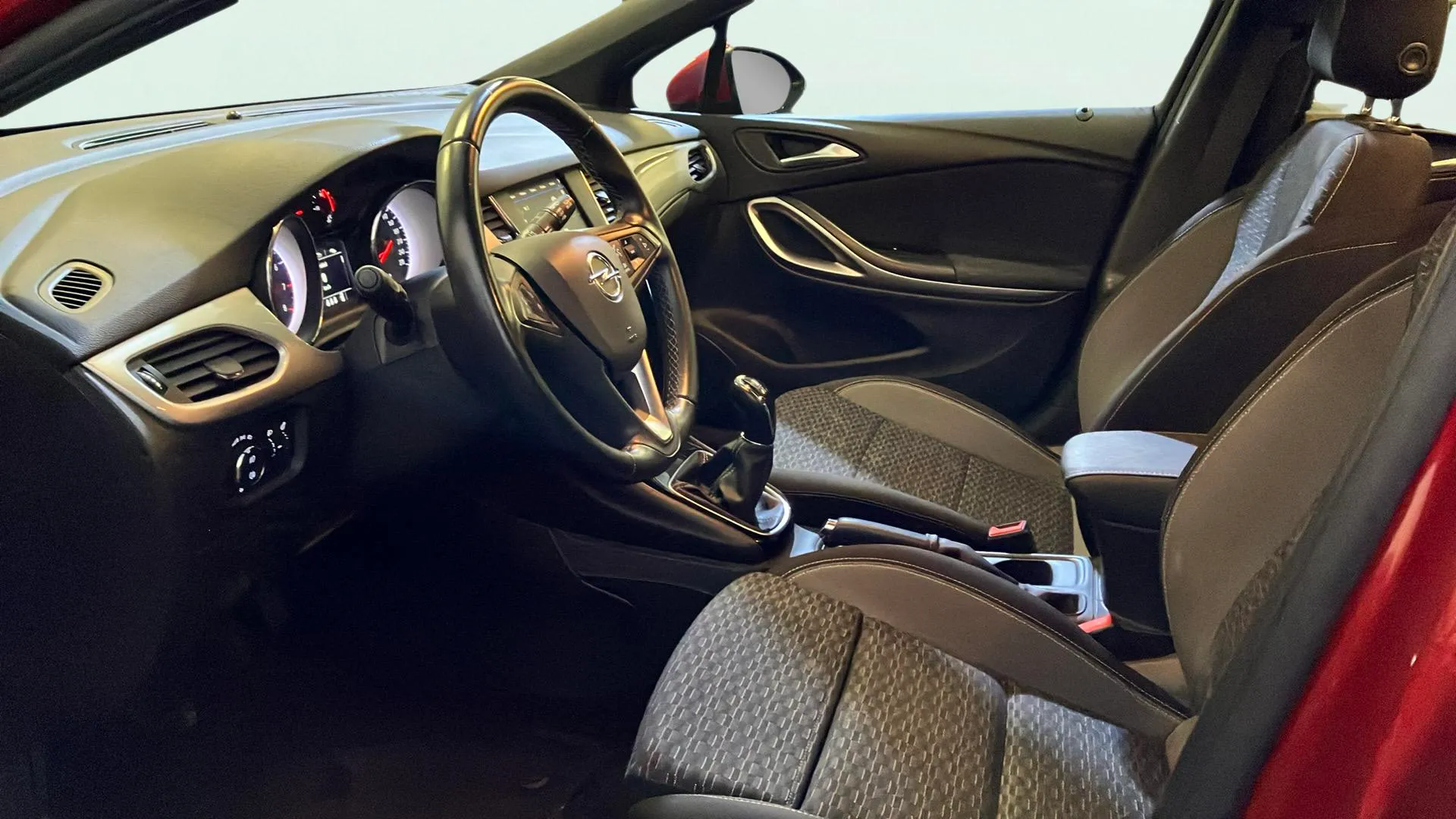 Opel Astra 1.2T SHT Business Elegance - foto 15