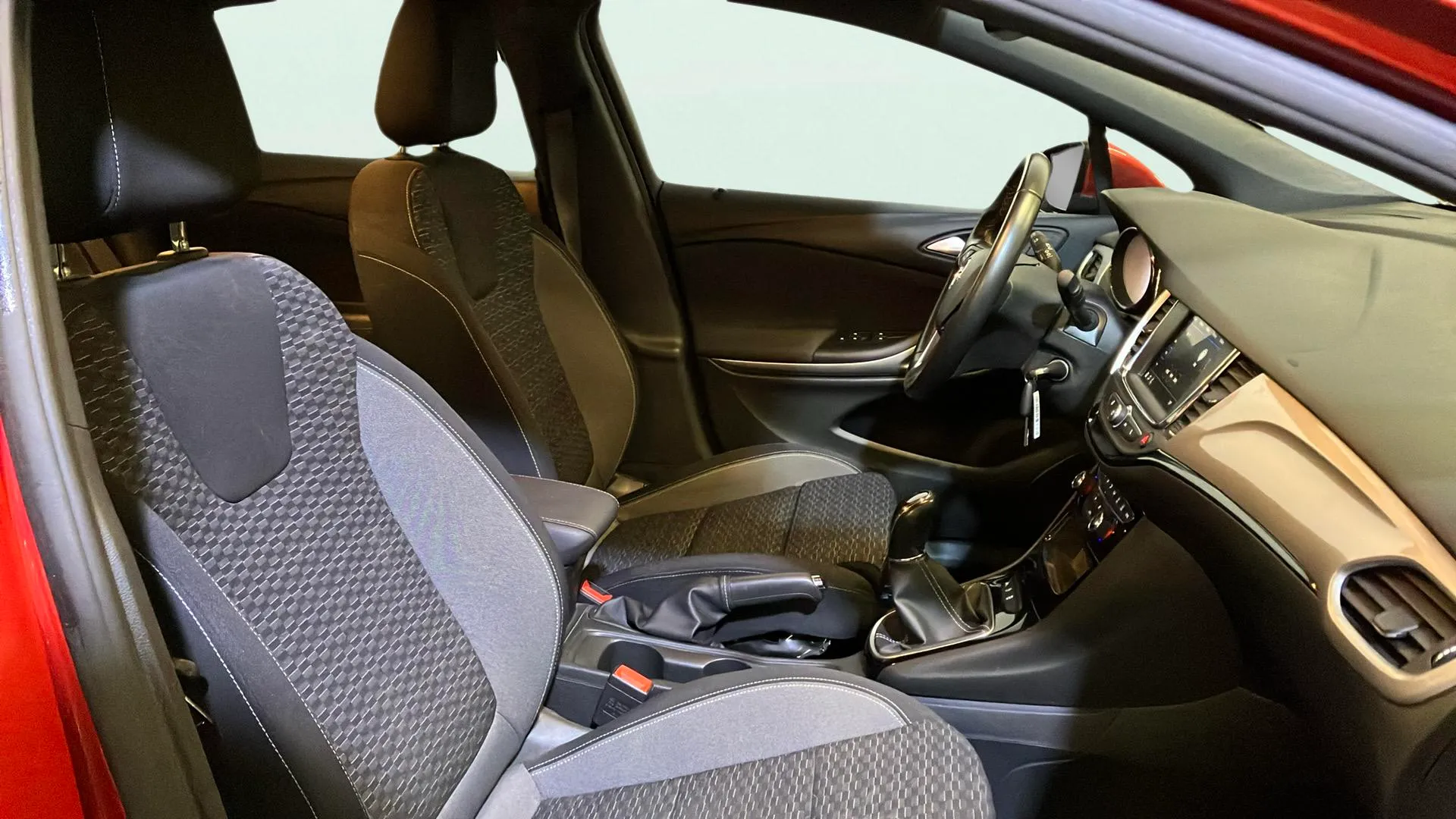 Opel Astra 1.2T SHT Business Elegance - foto 14
