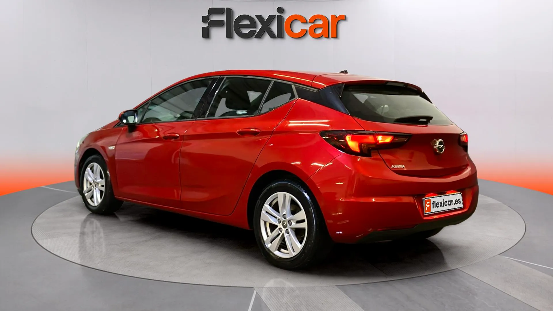 Opel Astra 1.2T SHT Business Elegance - foto 8