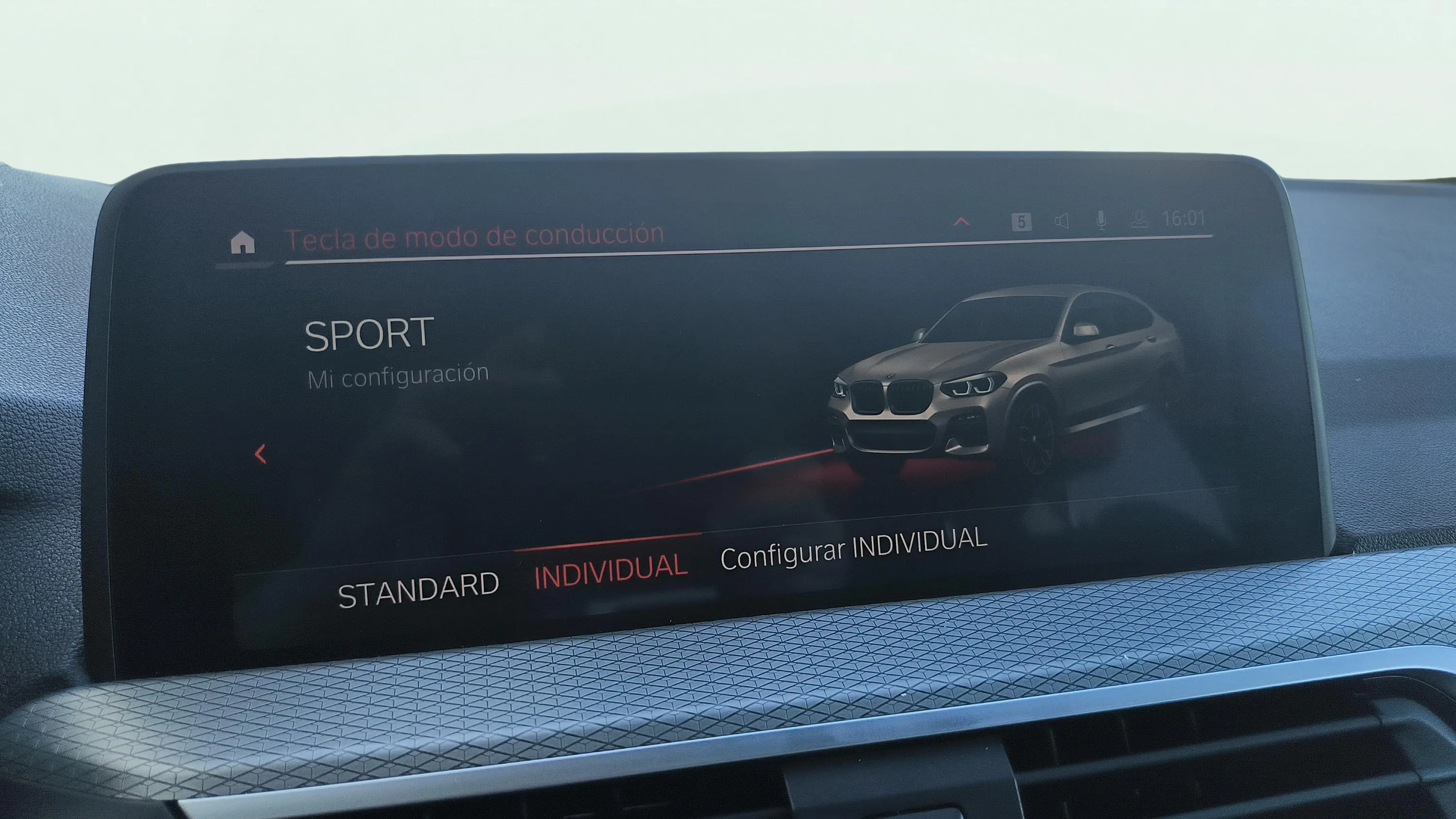 BMW X4 xDrive20d - foto 17