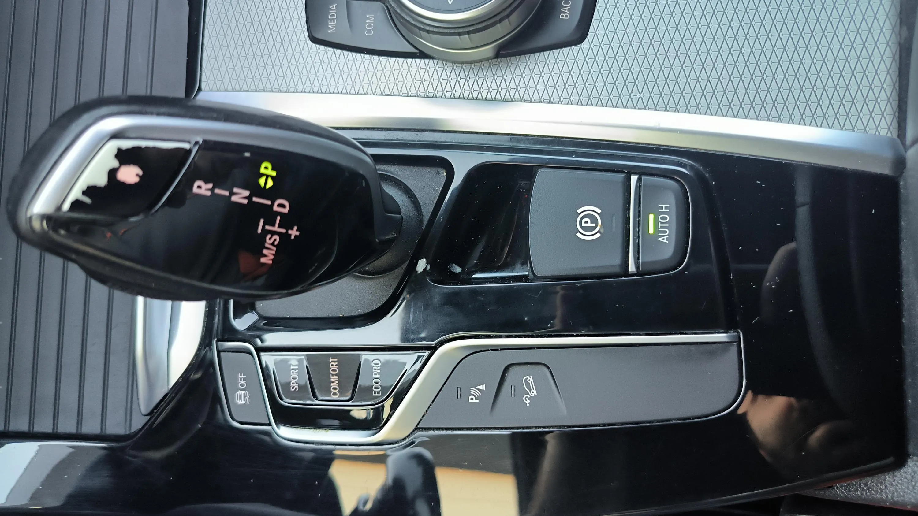 BMW X4 xDrive20d - foto 22