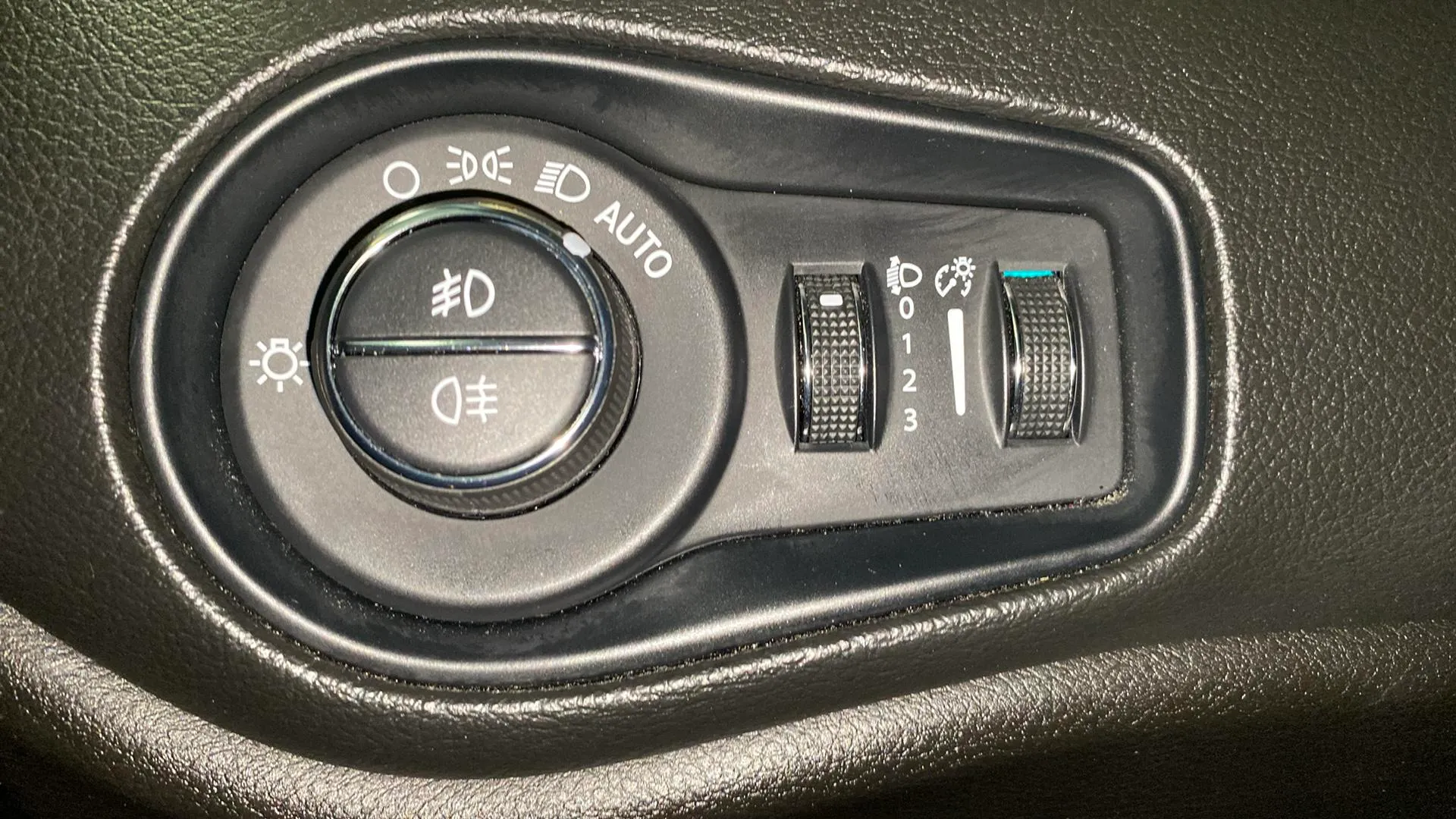 Jeep Renegade Limited 1.6 Mjet Diésel - foto 22