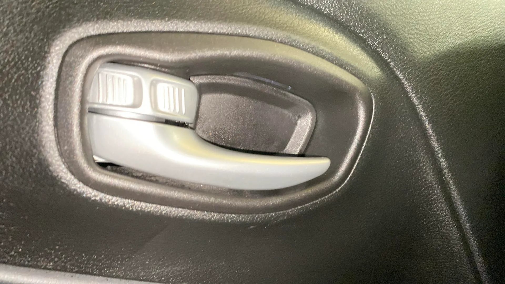 Jeep Renegade Limited 1.6 Mjet Diésel - foto 23