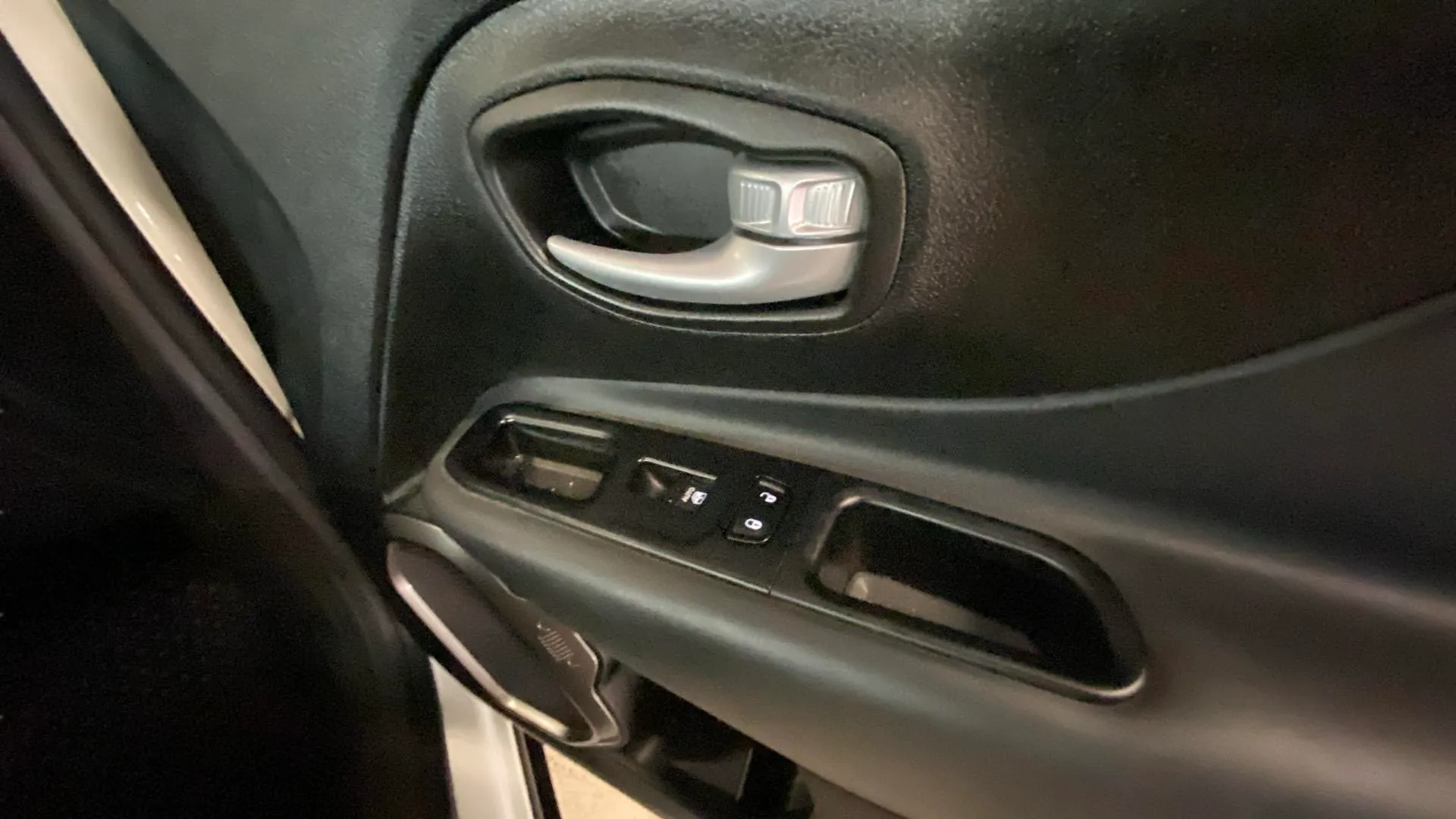 Jeep Renegade Limited 1.6 Mjet Diésel - foto 44