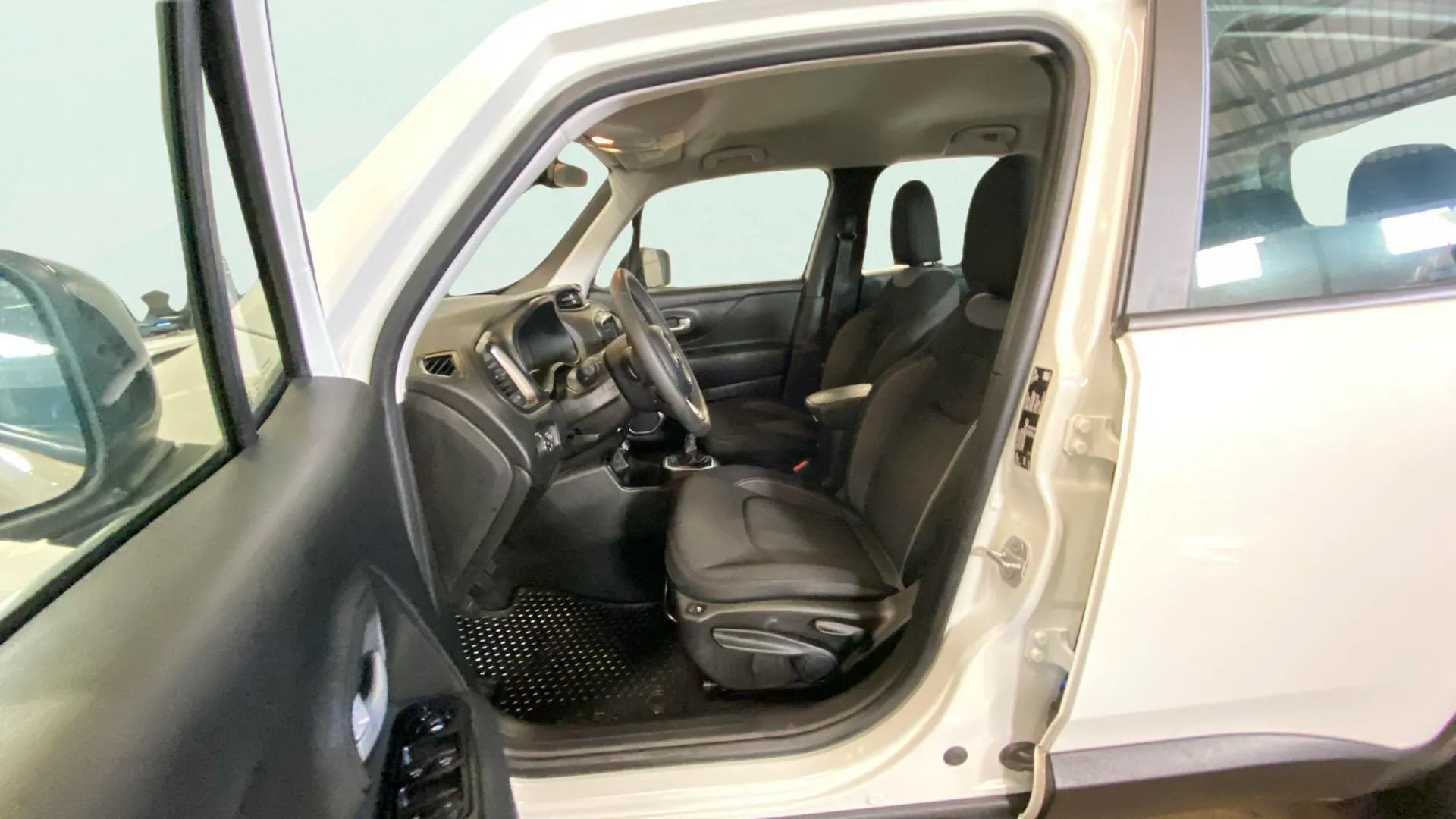Jeep Renegade Limited 1.6 Mjet Diésel - foto 12