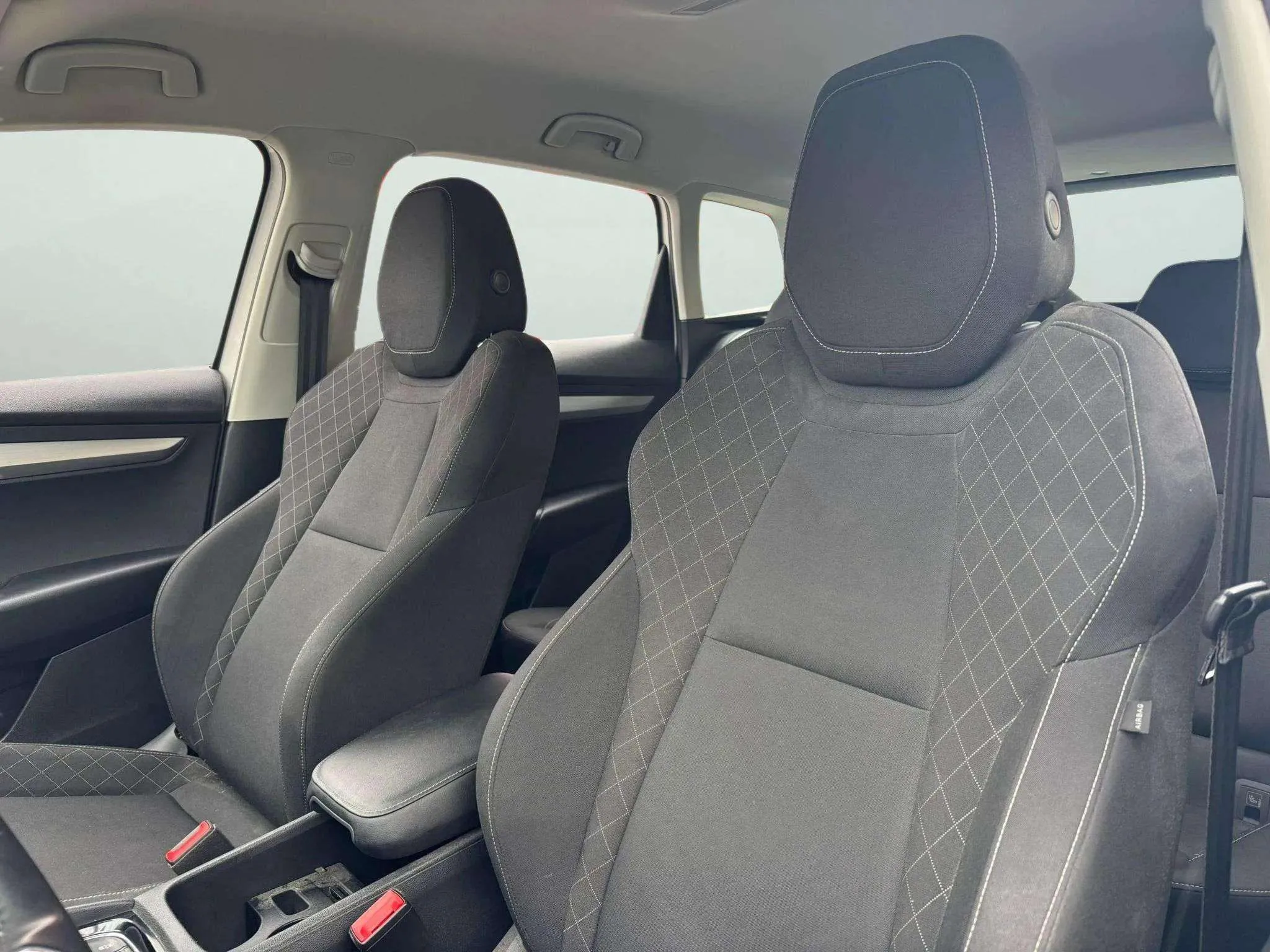 Škoda Karoq 2.0 TDI DSG 4x4 Ambition - foto 13