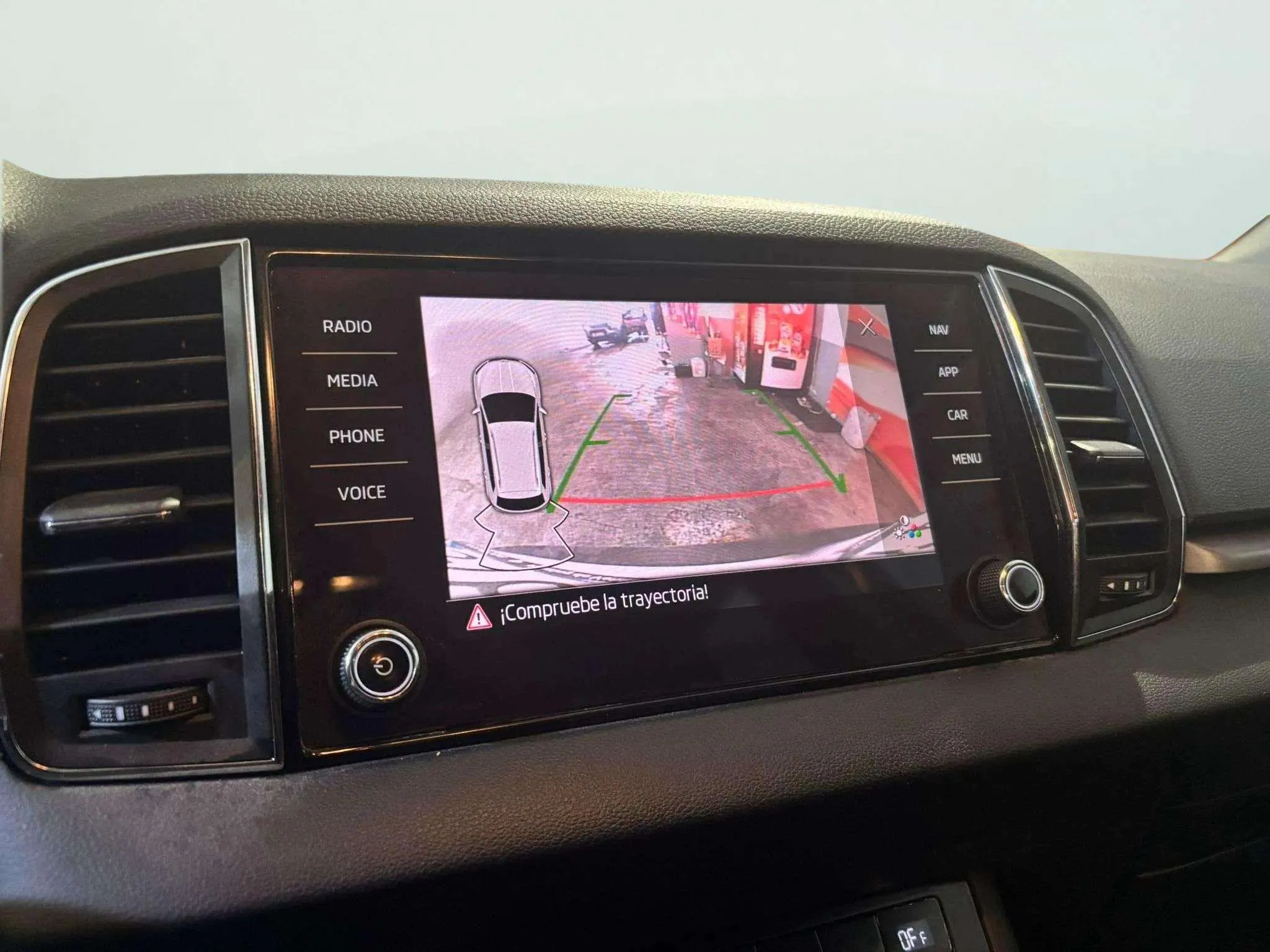 Škoda Karoq 2.0 TDI DSG 4x4 Ambition - foto 10