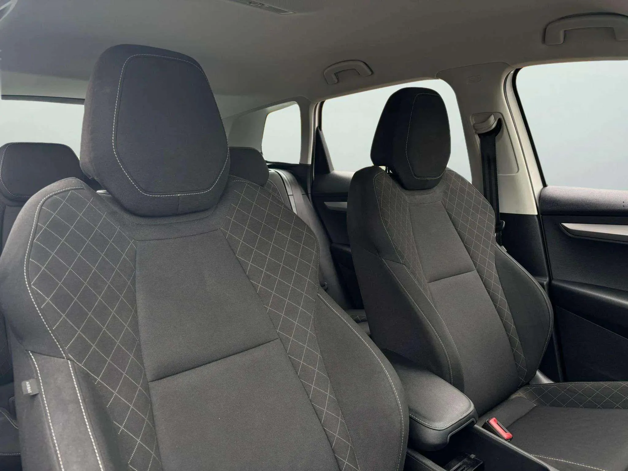 Škoda Karoq 2.0 TDI DSG 4x4 Ambition - foto 14