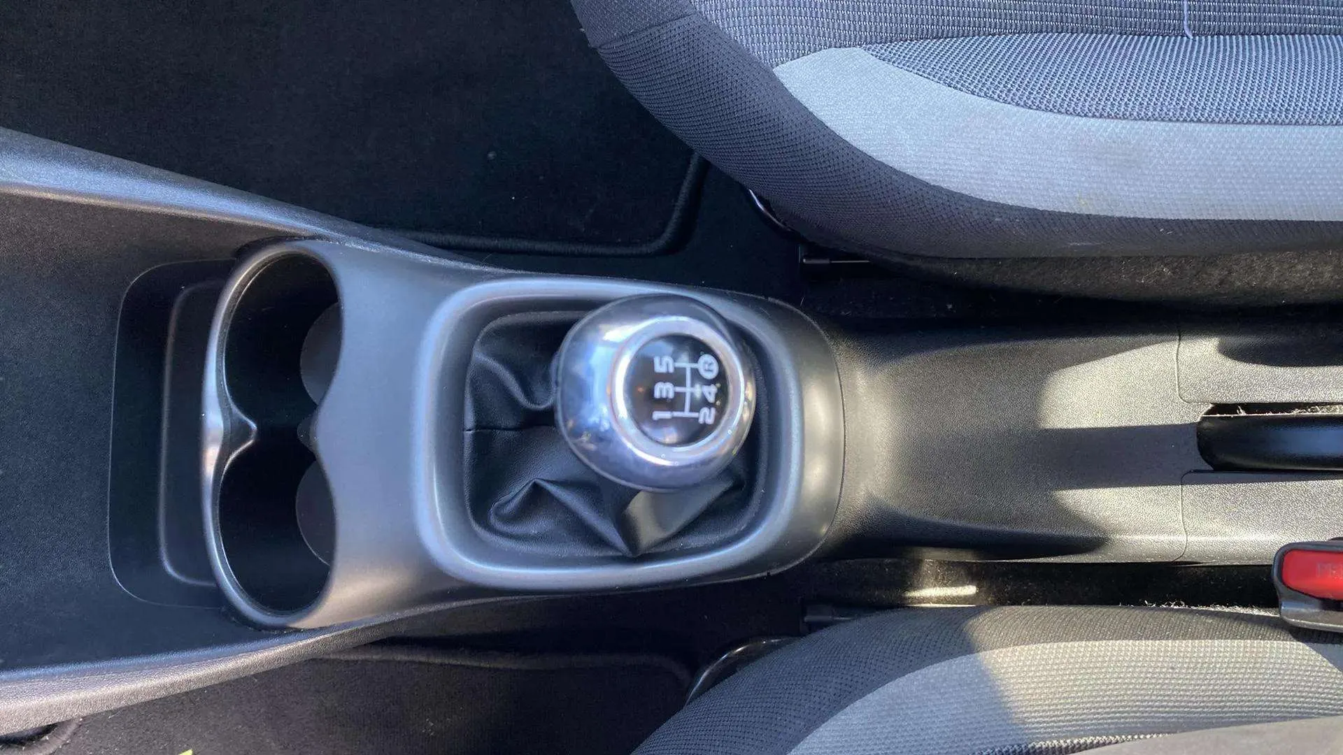 Toyota Aygo 1.0 70 x-play - foto 18