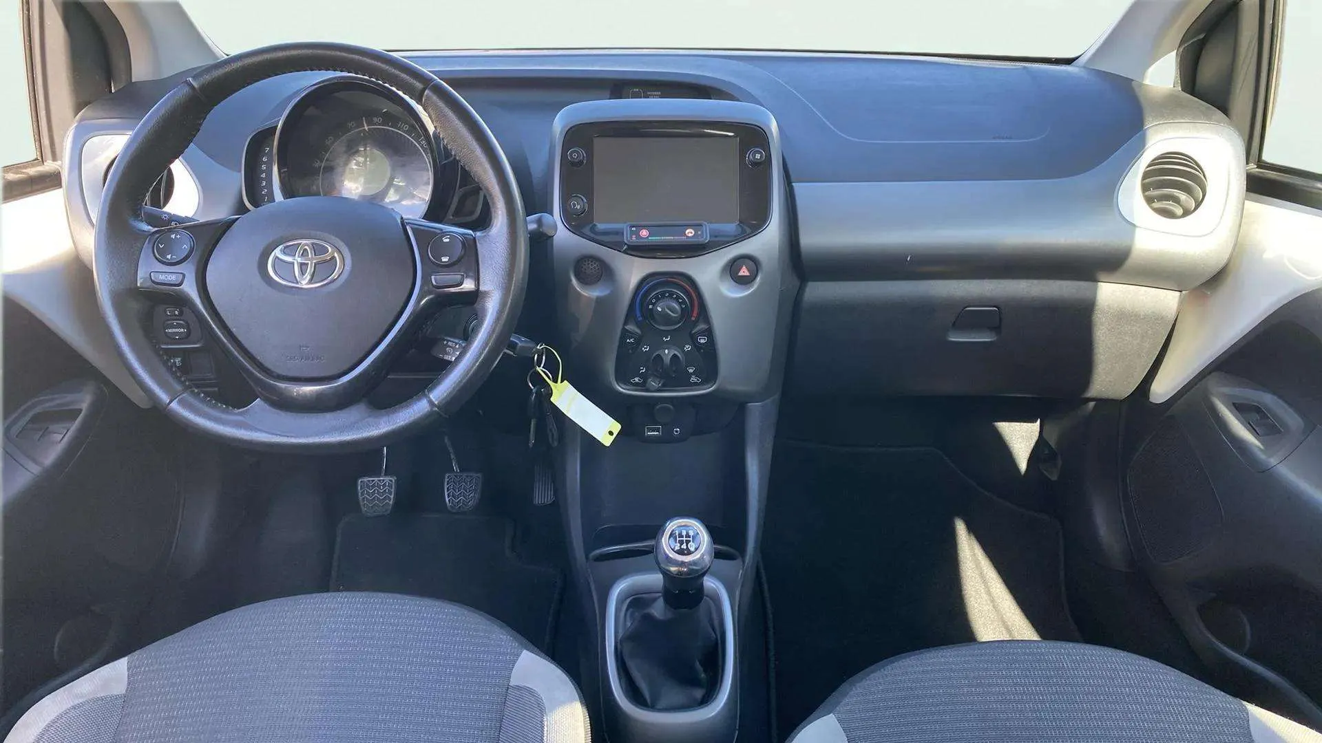 Toyota Aygo 1.0 70 x-play - foto 16