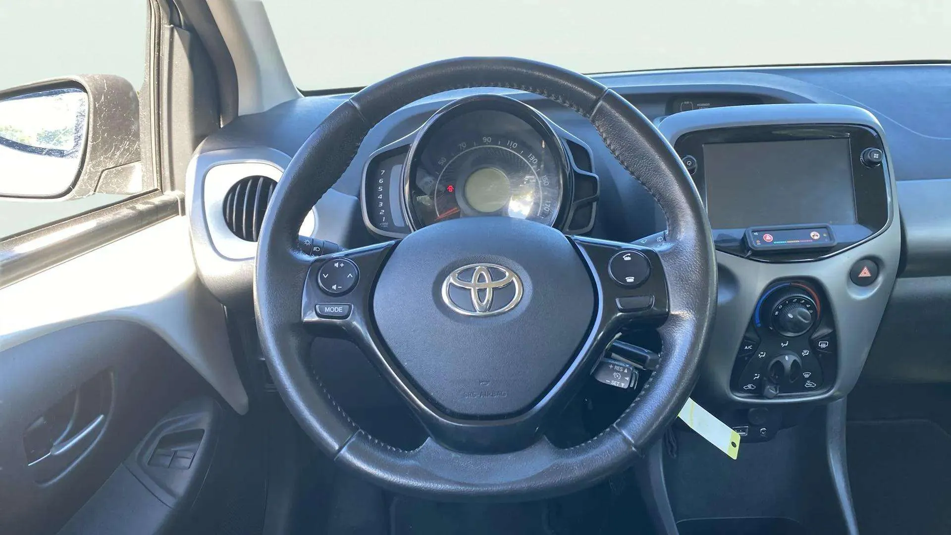 Toyota Aygo 1.0 70 x-play - foto 12