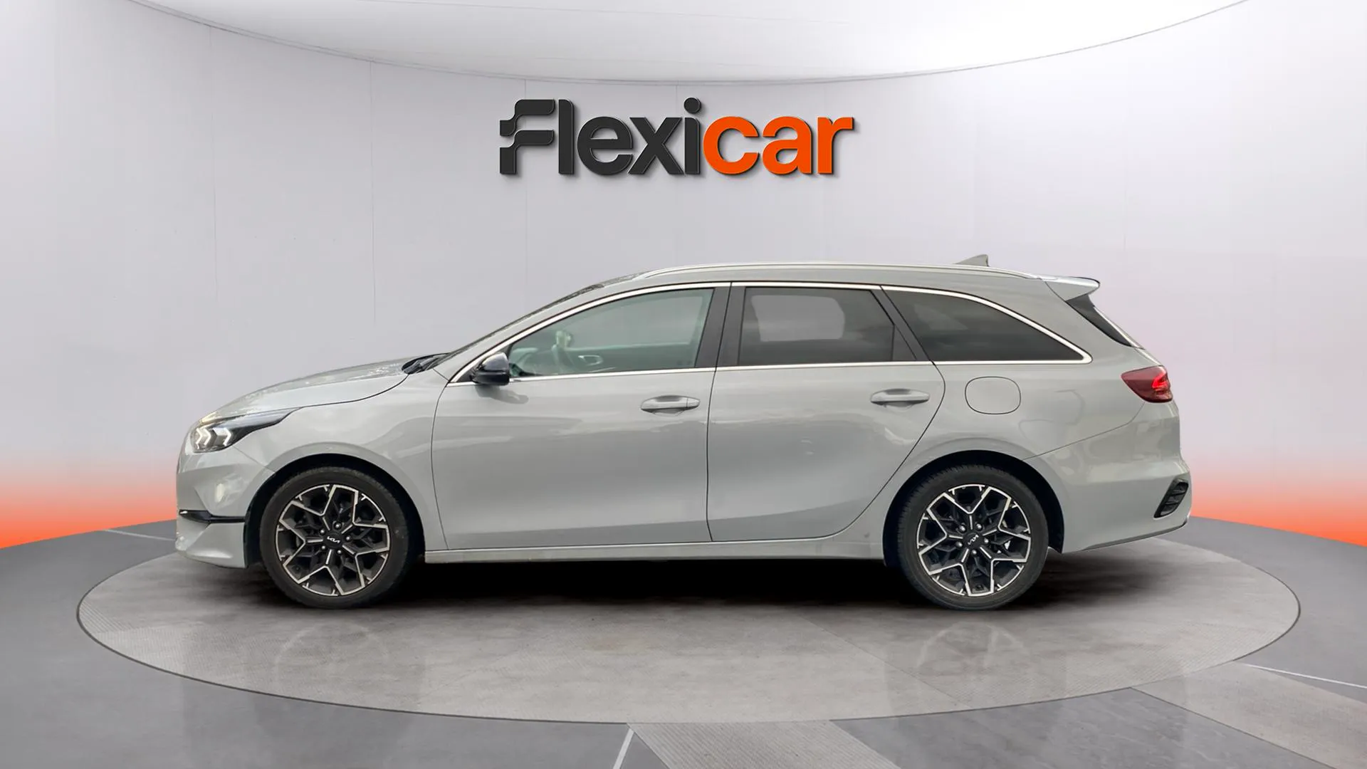 Kia Ceed Tourer 1.0 MHEV Tech DCT - foto 3