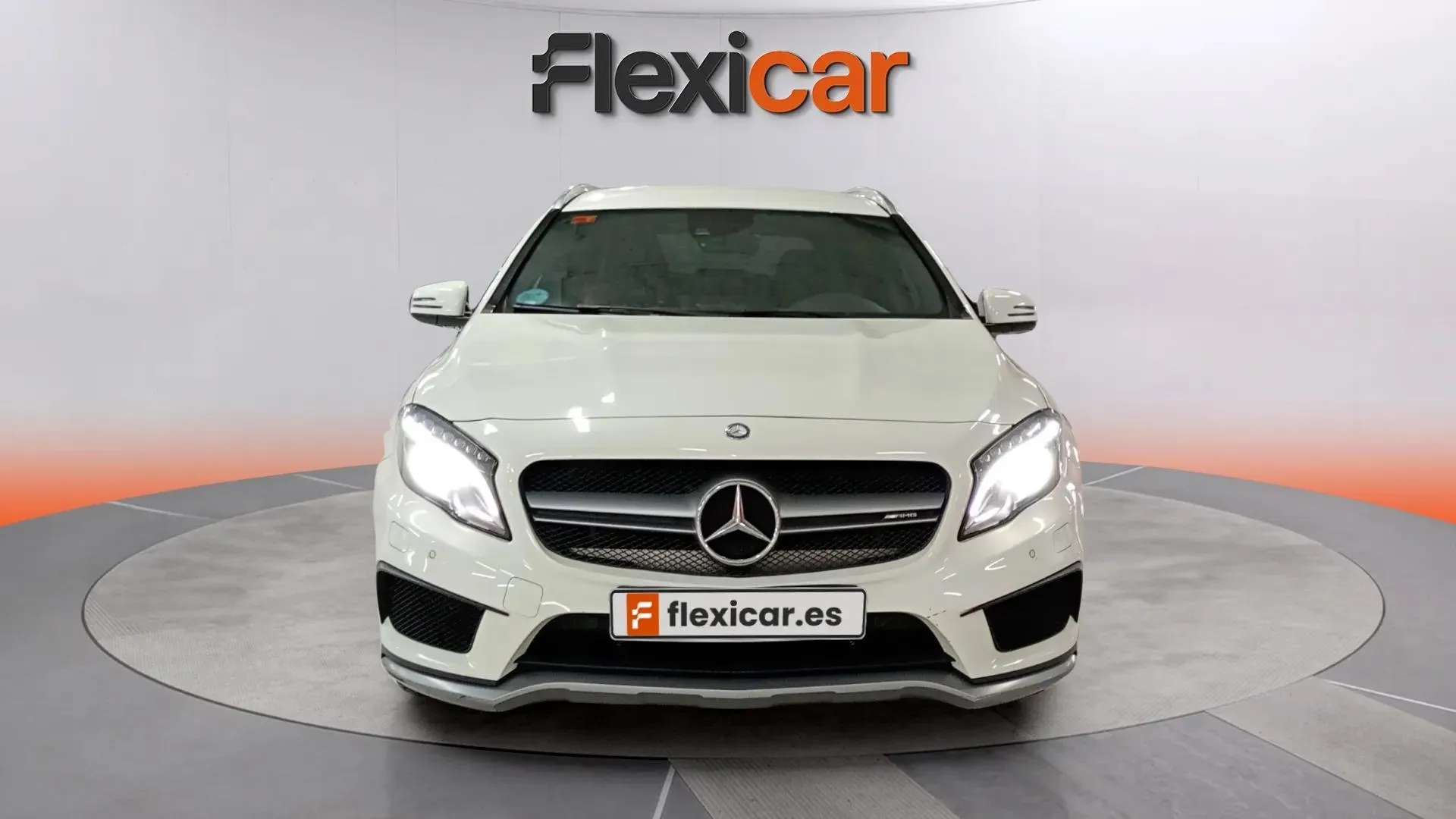 Mercedes-Benz GLA 45 AMG 4M - foto 2
