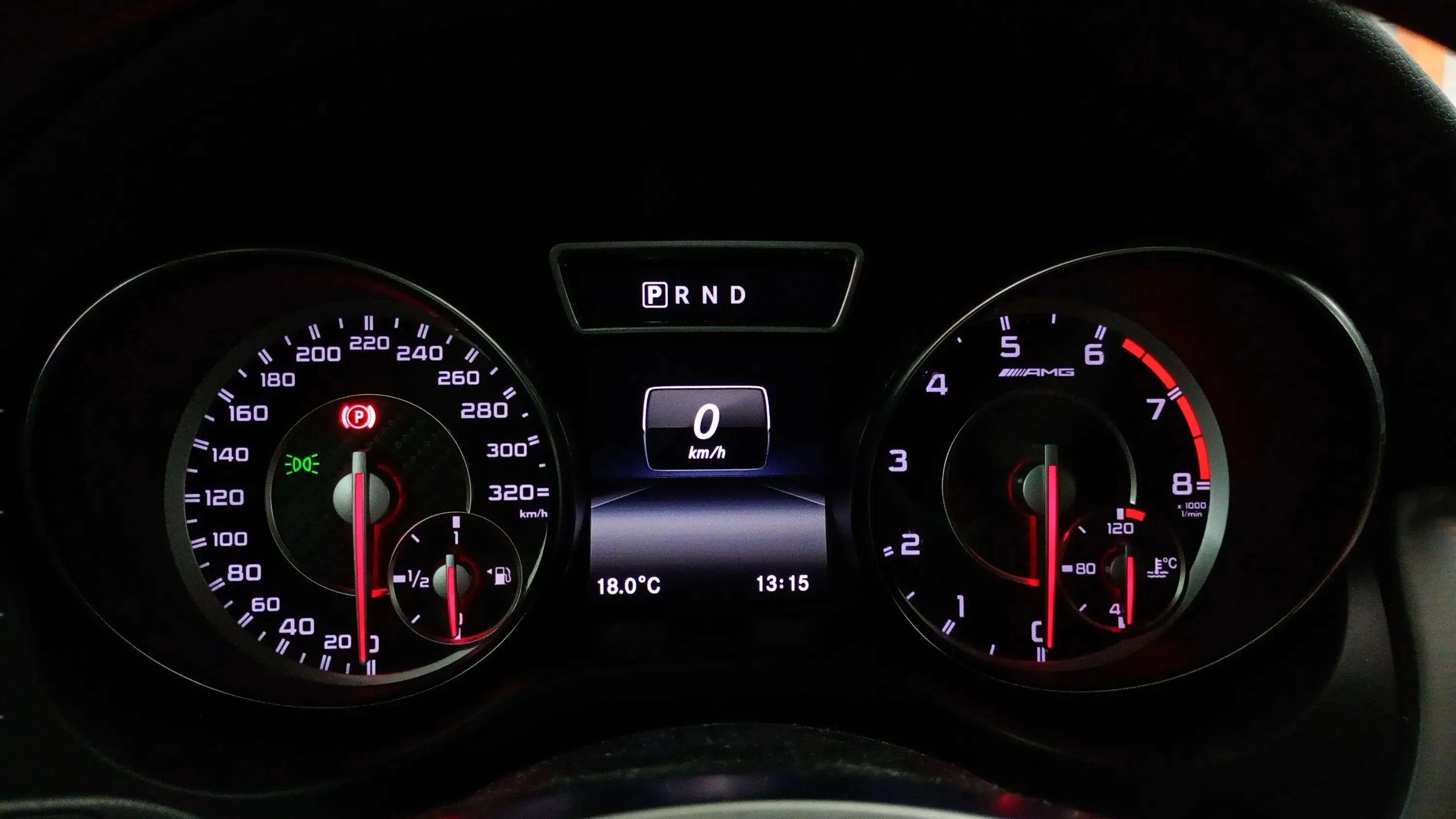 Mercedes-Benz GLA 45 AMG 4M - foto 9