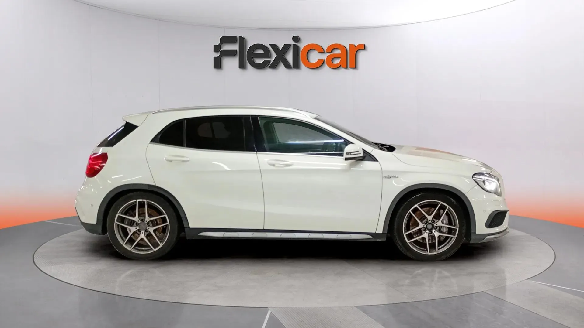 Mercedes-Benz GLA 45 AMG 4M - foto 3