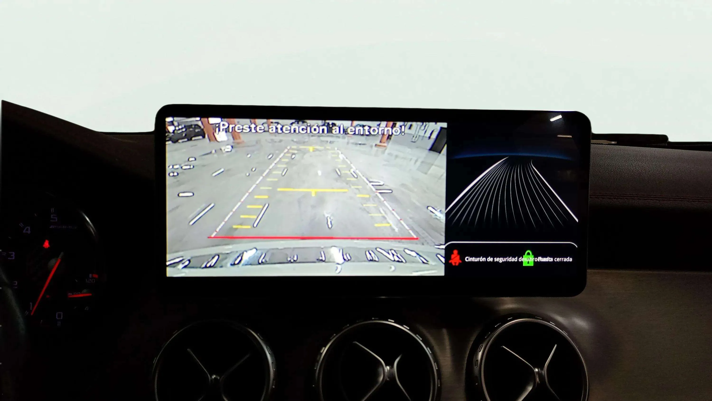 Mercedes-Benz GLA 45 AMG 4M - foto 12