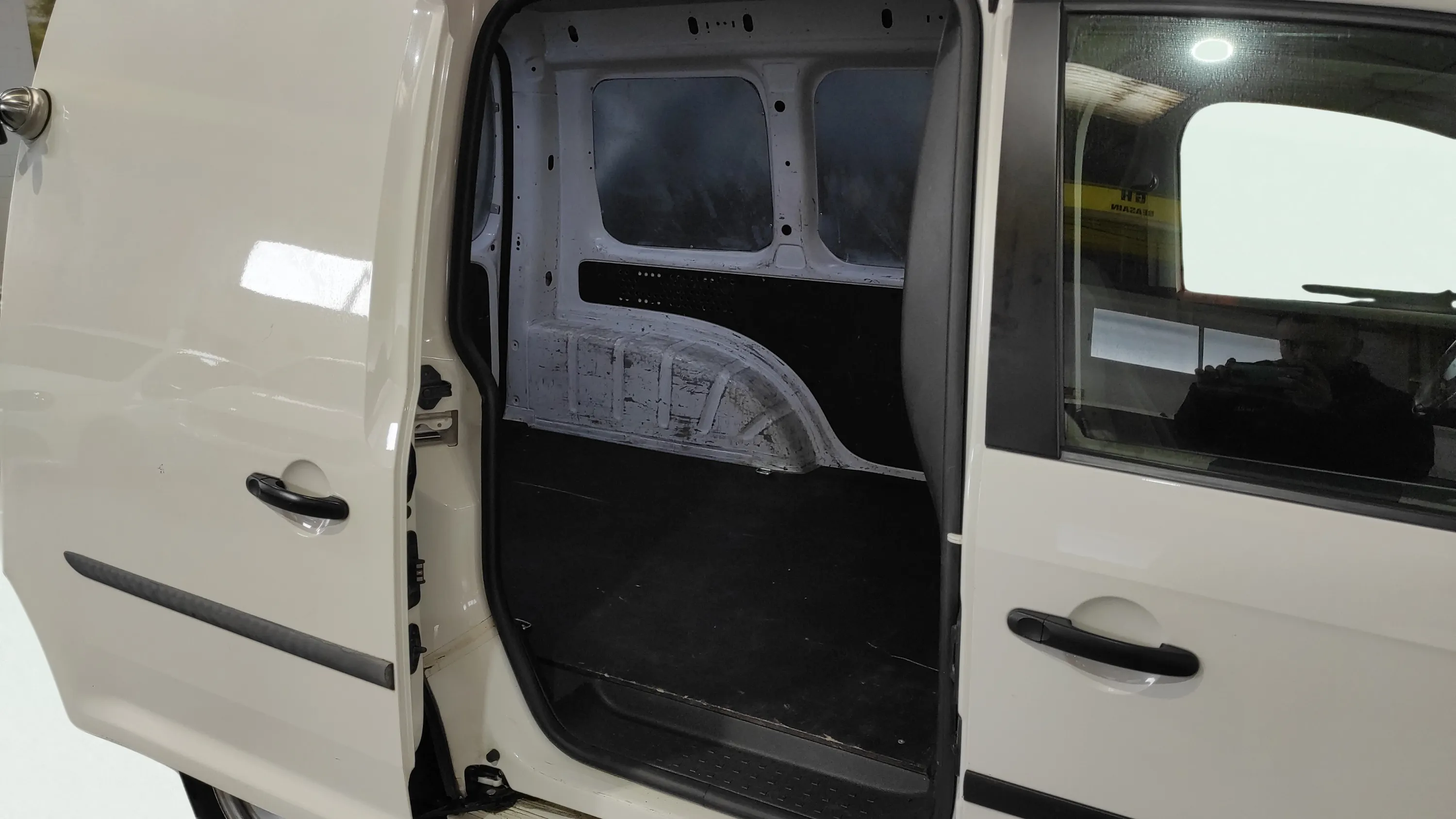 Volkswagen Caddy Edition 1.4 TGI BMT - foto 26