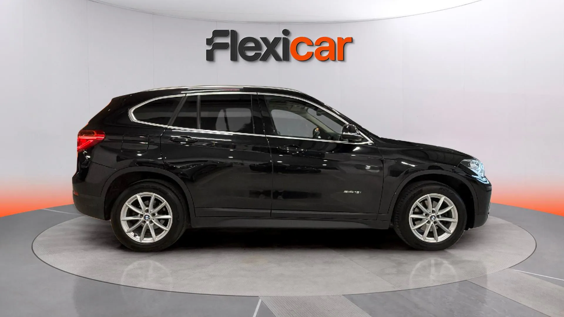 BMW X1 sDrive18i - foto 8