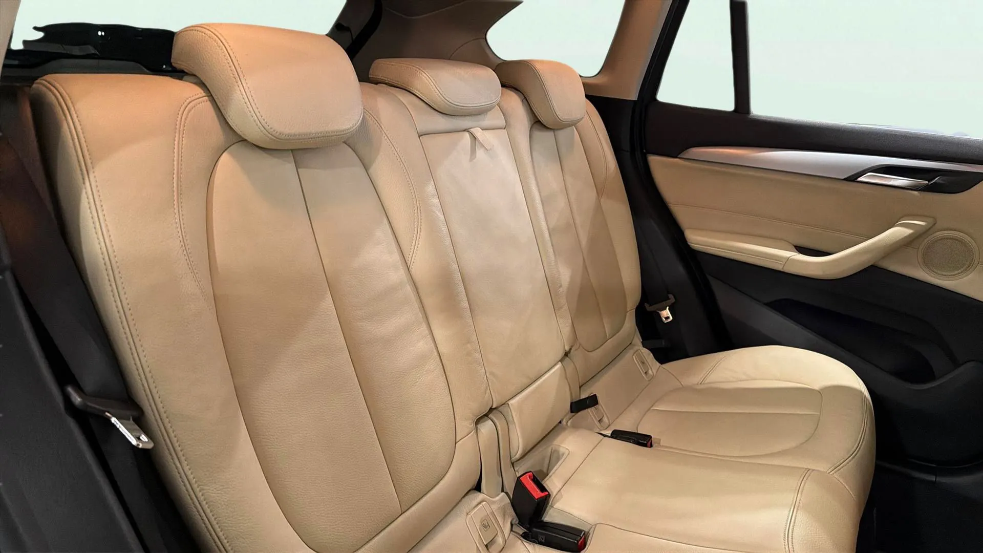 BMW X1 sDrive18i - foto 12