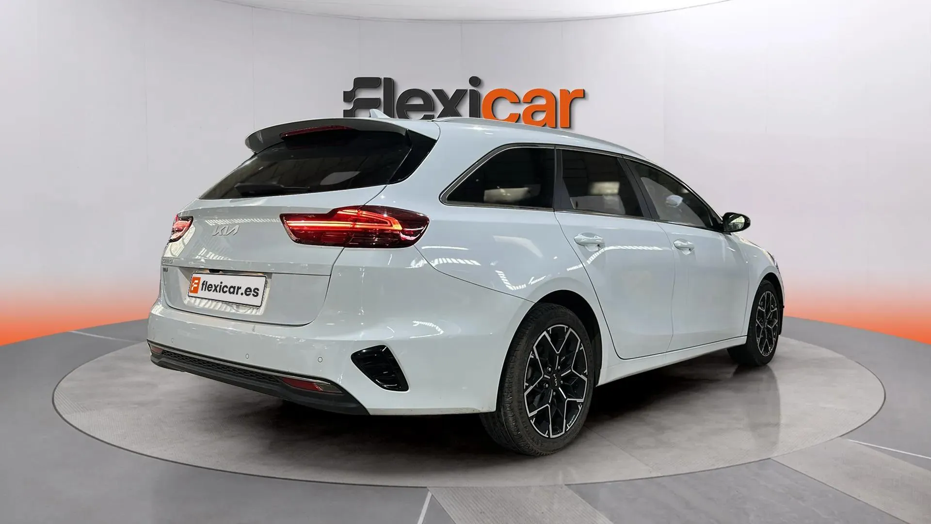 Kia Ceed Tourer 1.0 MHEV Style Edition DCT - foto 4