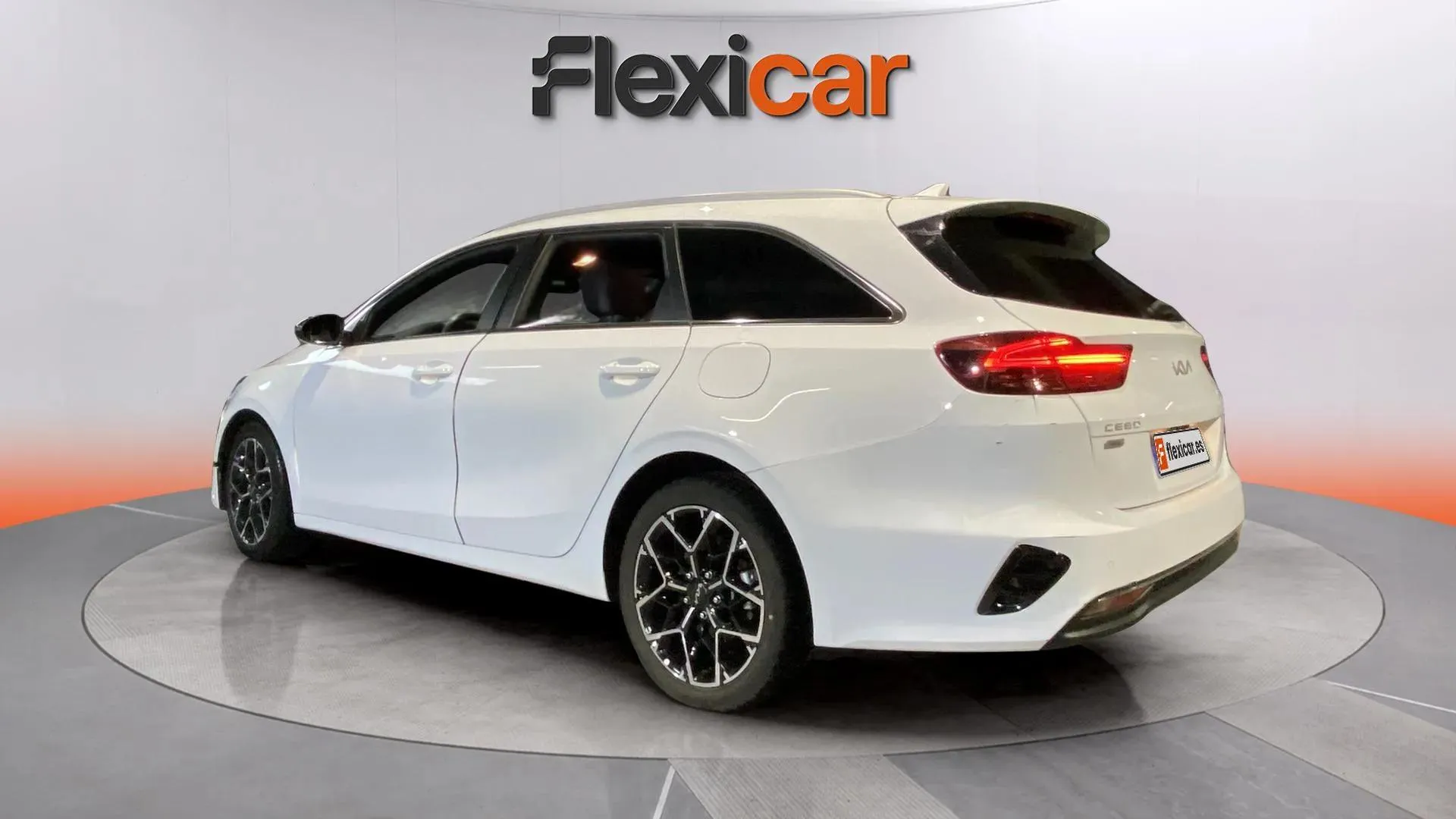 Kia Ceed Tourer 1.0 MHEV Style Edition DCT - foto 6