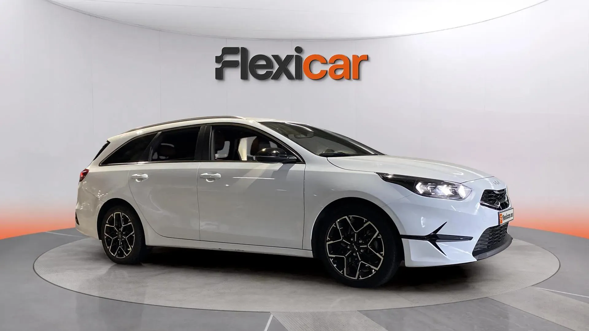Kia Ceed Tourer 1.0 MHEV Style Edition DCT - foto 35