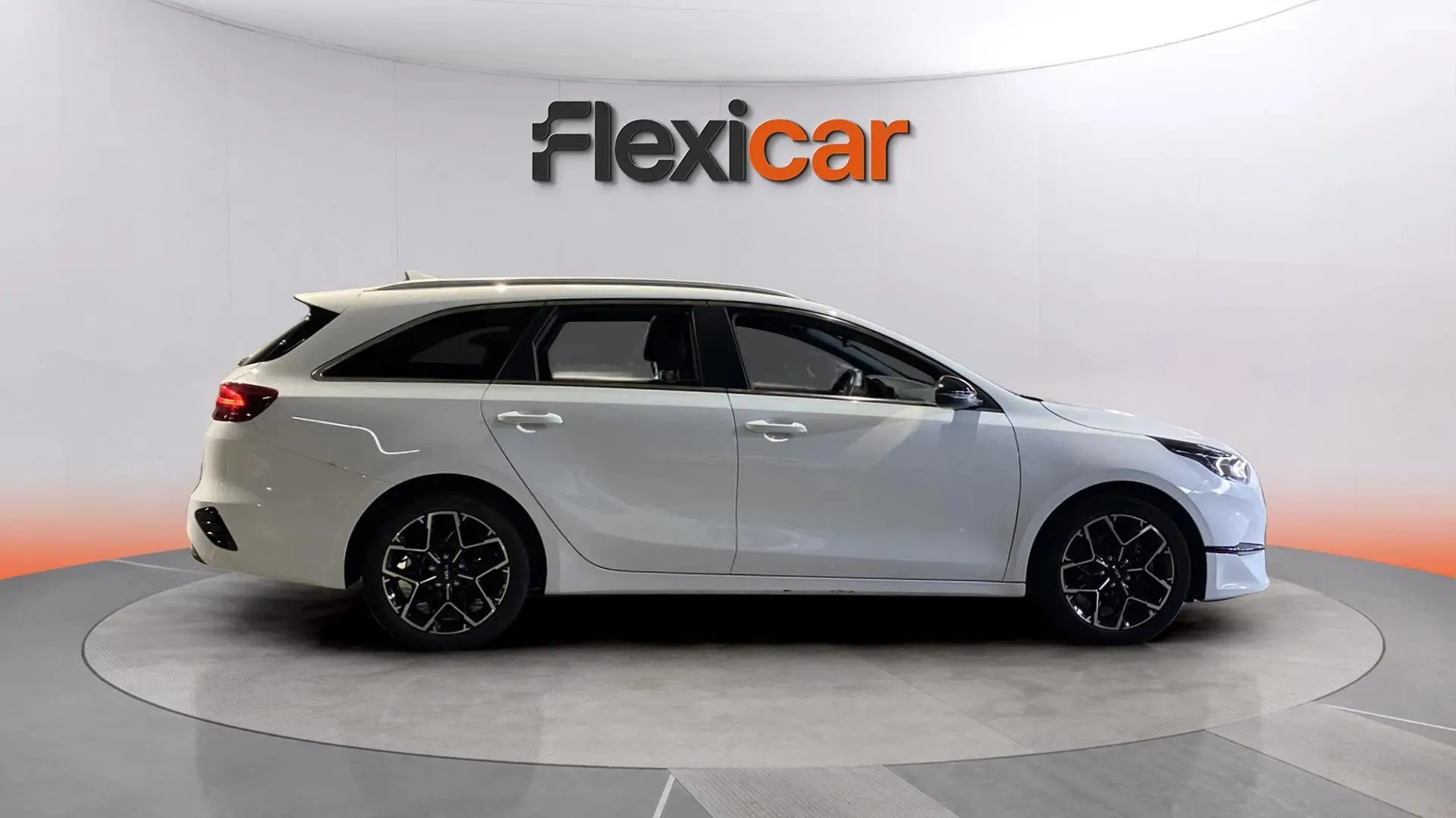 Kia Ceed Tourer 1.0 MHEV Style Edition DCT - foto 2