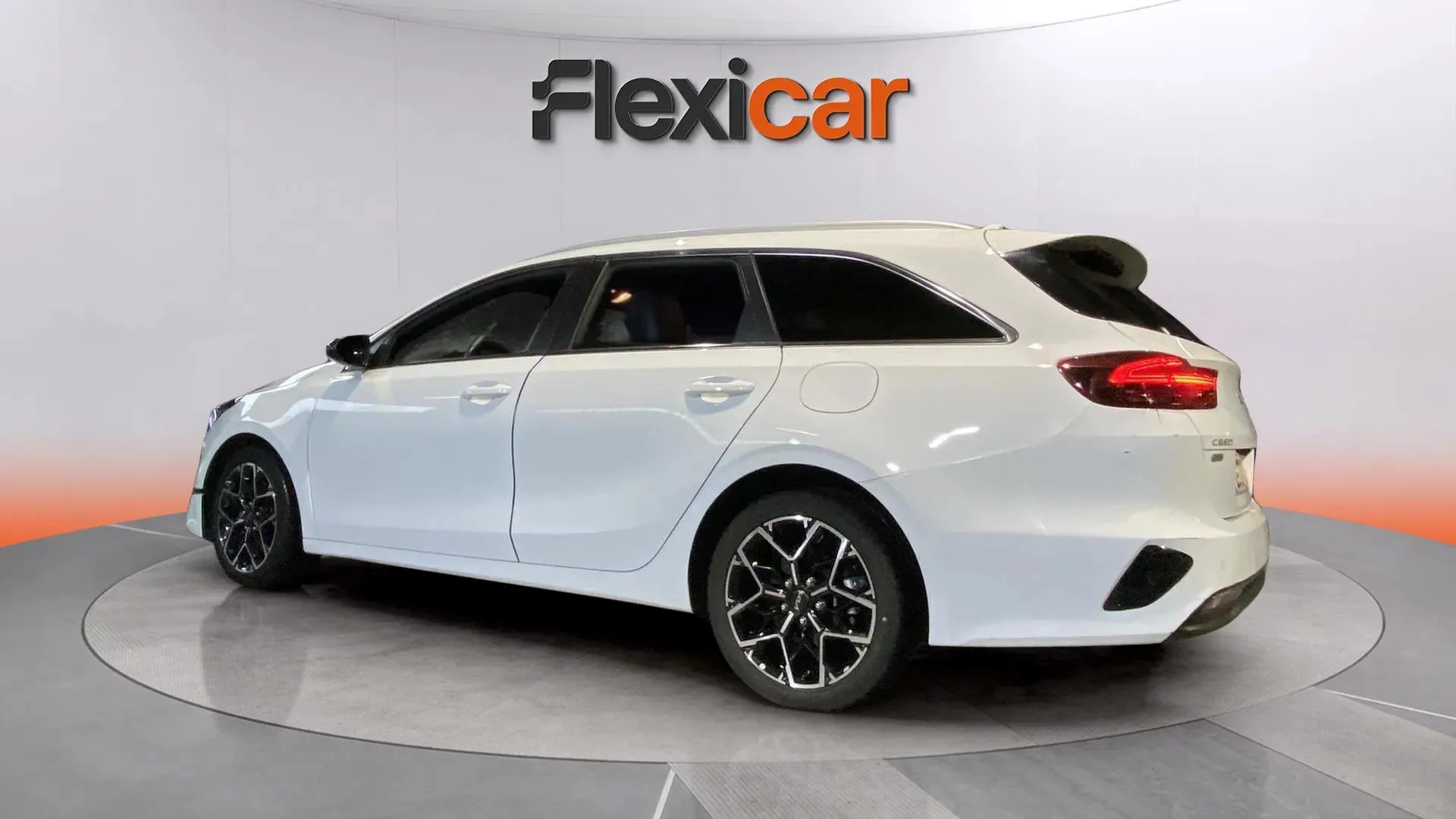 Kia Ceed Tourer 1.0 MHEV Style Edition DCT - foto 5
