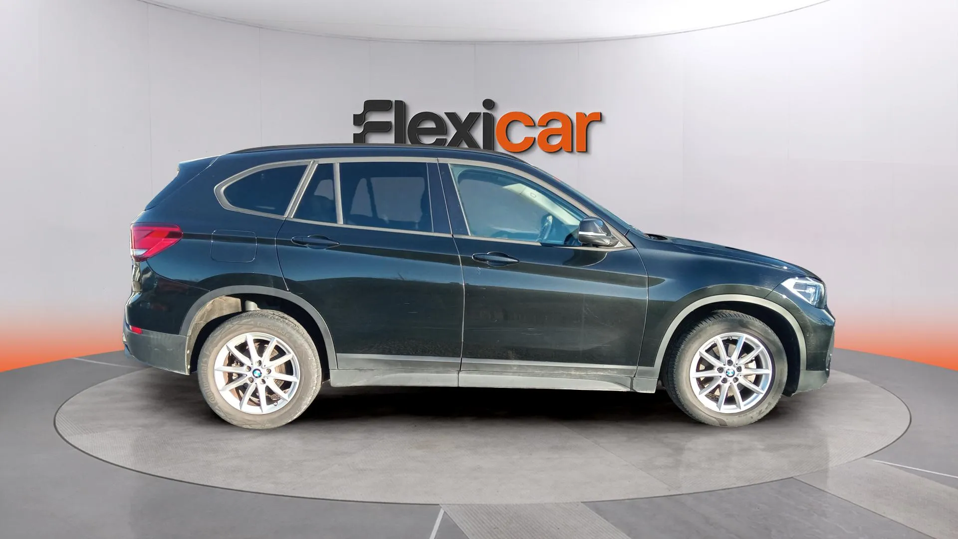 BMW X1 sDrive18d - foto 12