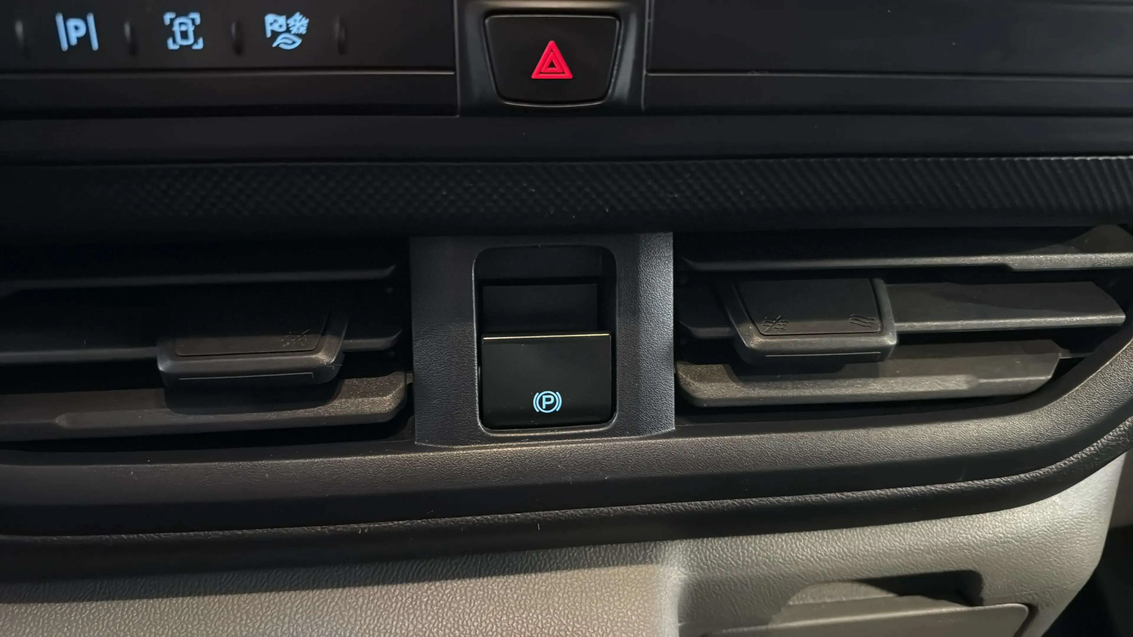 Ford Transit Custom 2.0 EcoBlue L2 Trend - foto 24
