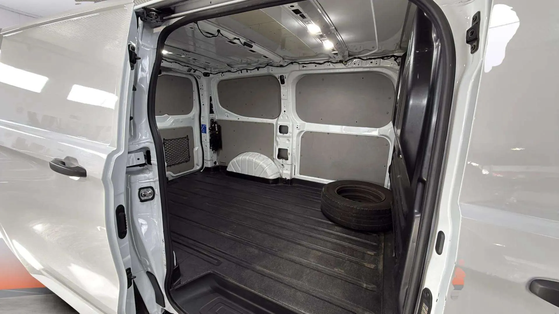 Ford Transit Custom 2.0 EcoBlue L2 Trend - foto 10
