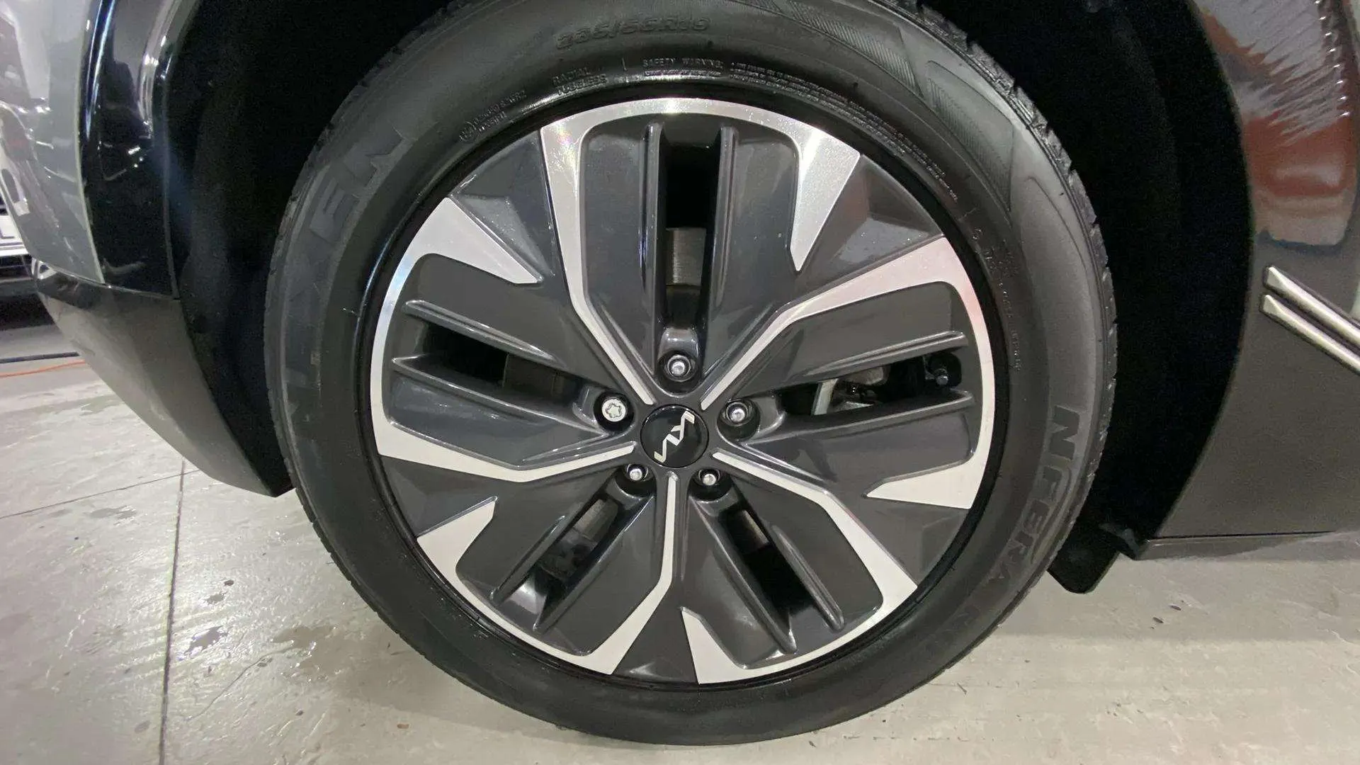 Kia EV6 Air 77,4kWh RWD (Long Range) - foto 21