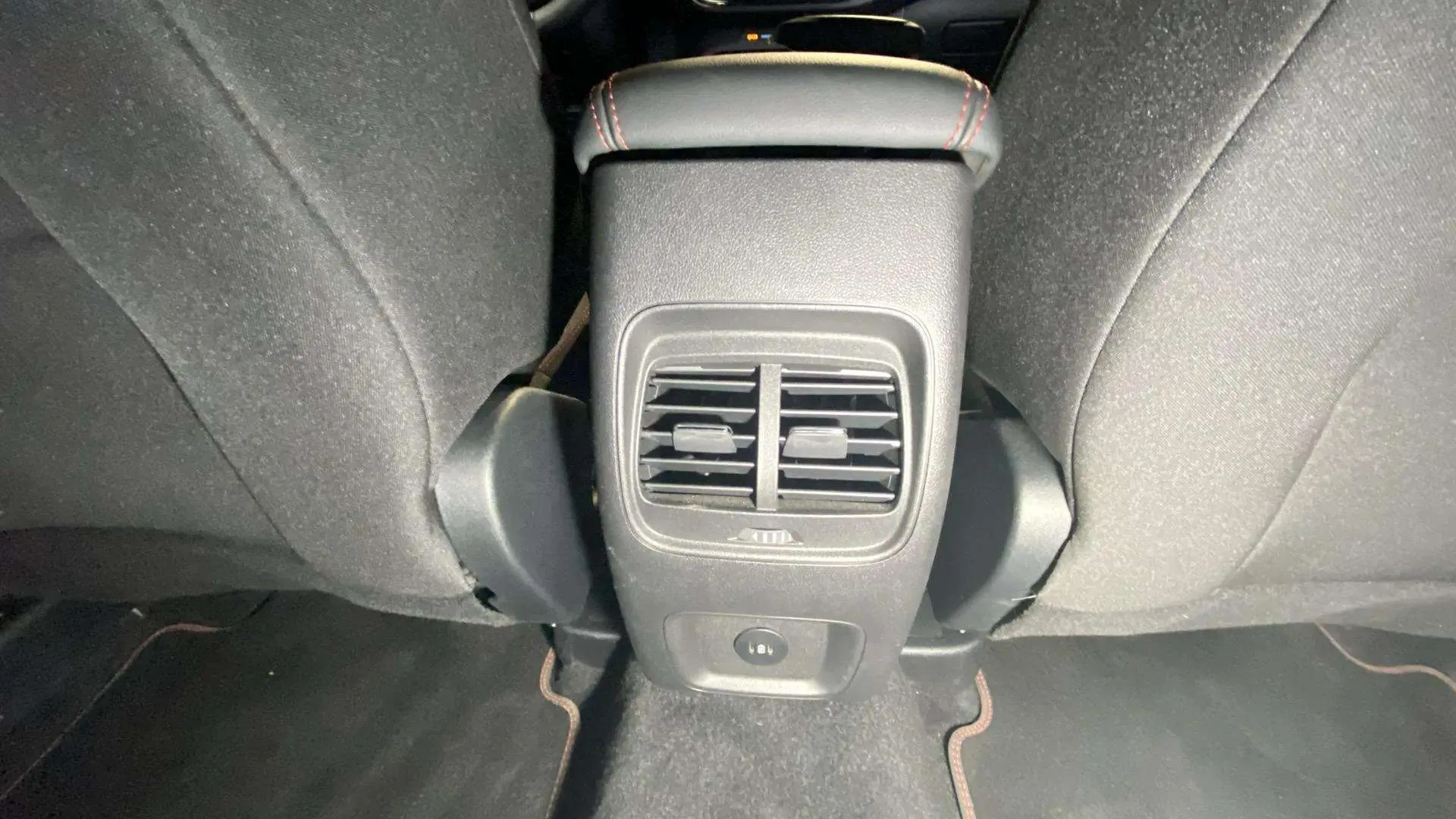 Ford Kuga ST-Line 1.5T EcoBoost - foto 29