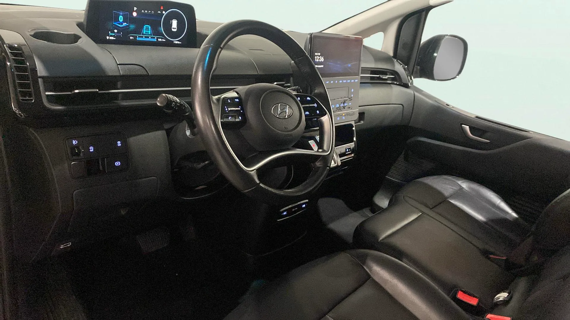 Hyundai STARIA 2.2 CRDi Tecno 9S - foto 11