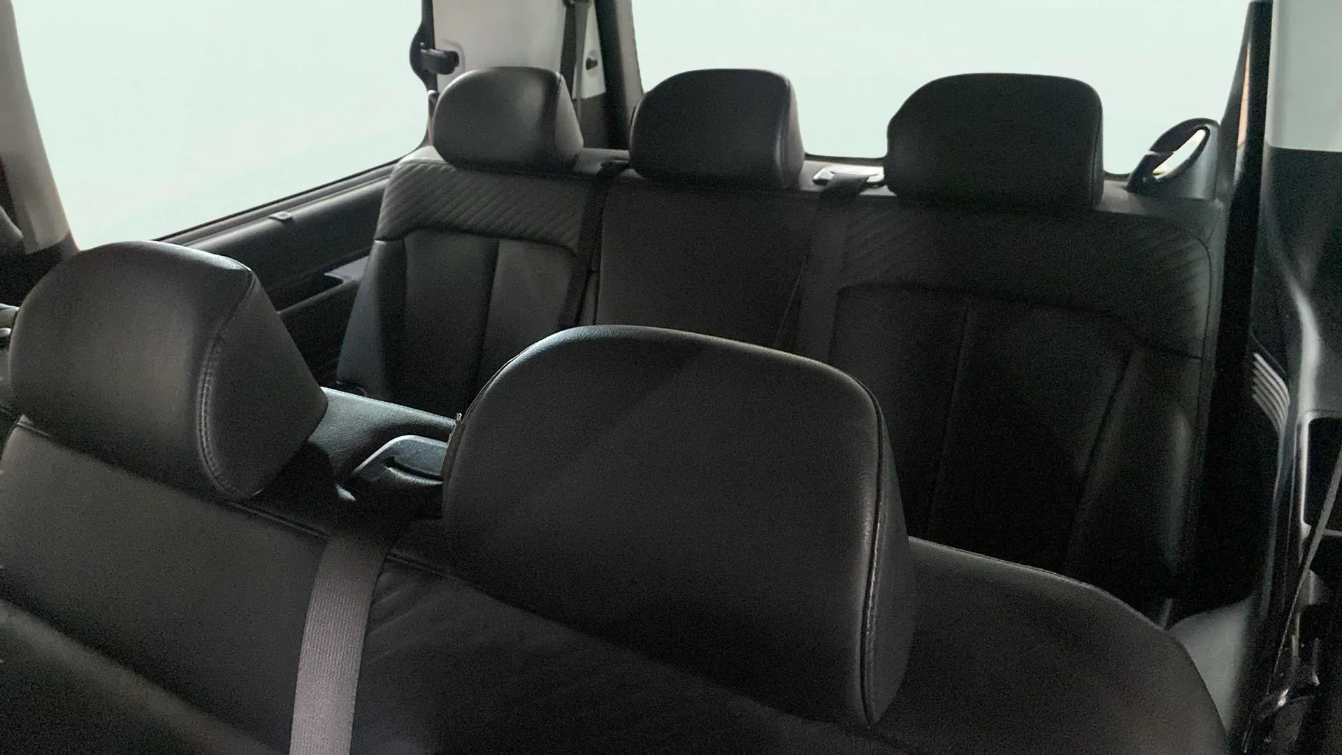Hyundai STARIA 2.2 CRDi Tecno 9S - foto 15
