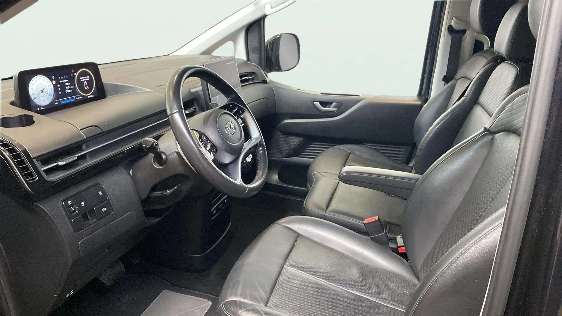 Hyundai STARIA 2.2 CRDi Tecno 9S - foto 12
