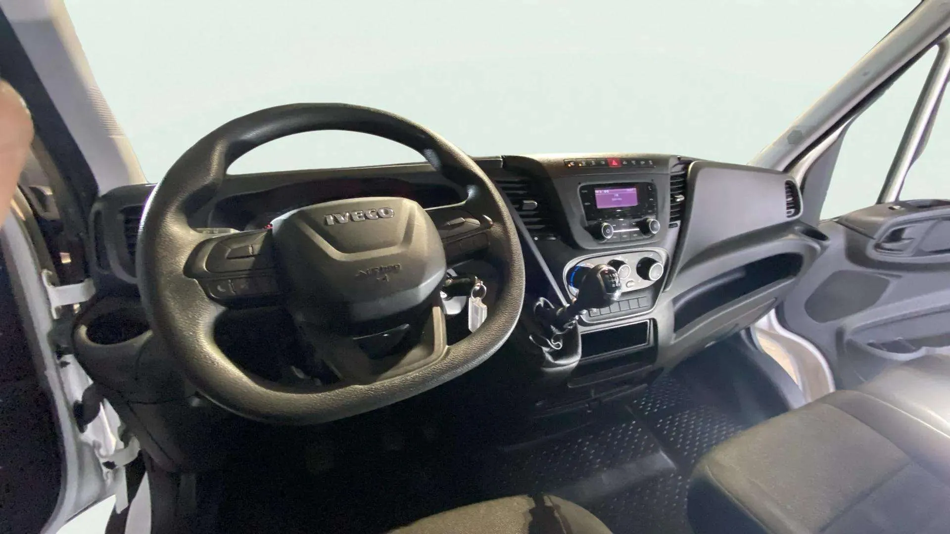 Iveco Daily 2.3 TD 35C 16 A8 V 3520L/H2 12 M3 - foto 12