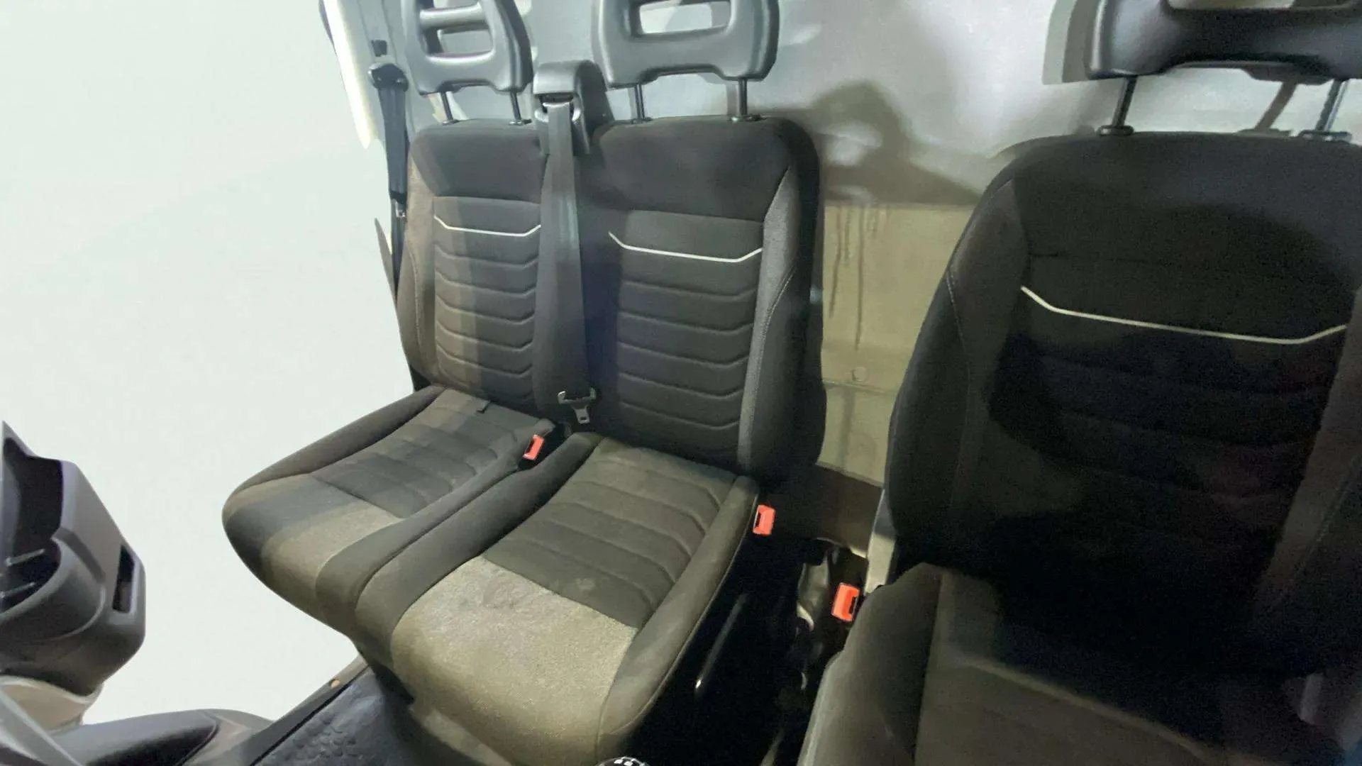 Iveco Daily 2.3 TD 35C 16 A8 V 3520L/H2 12 M3 - foto 16