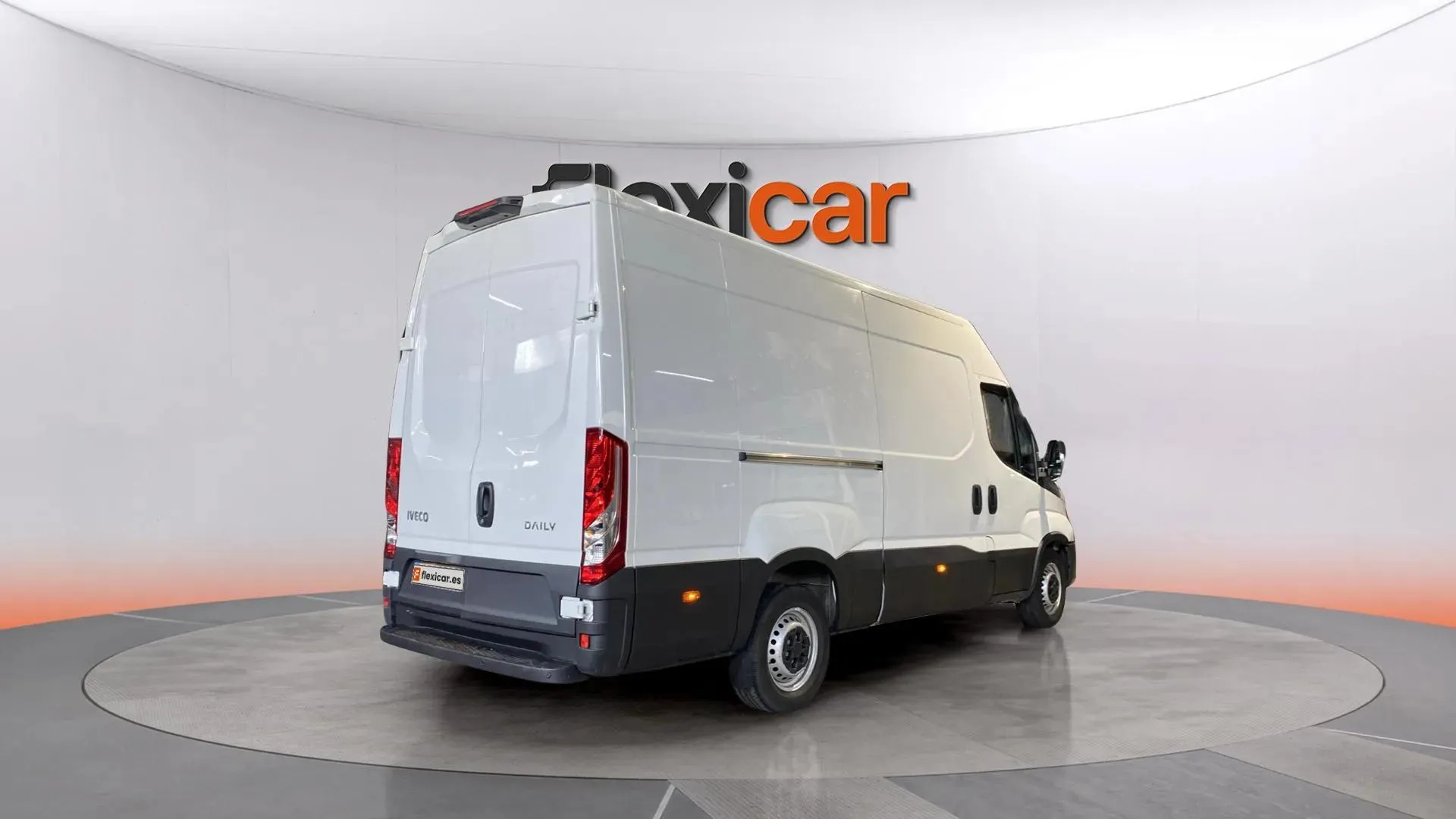 Iveco Daily 2.3 TD 35C 16 A8 V 3520L/H2 12 M3 - foto 6