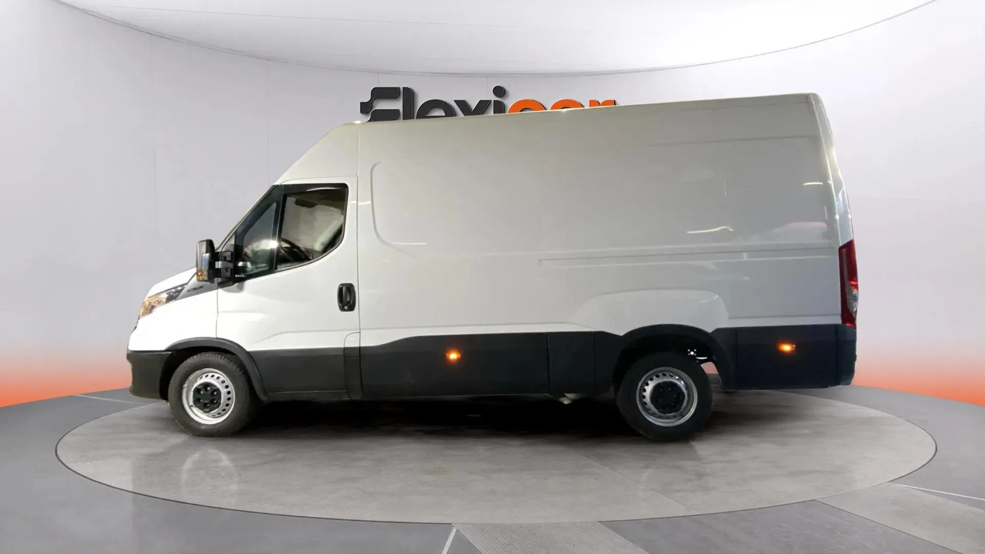 Iveco Daily 2.3 TD 35C 16 A8 V 3520L/H2 12 M3 - foto 2