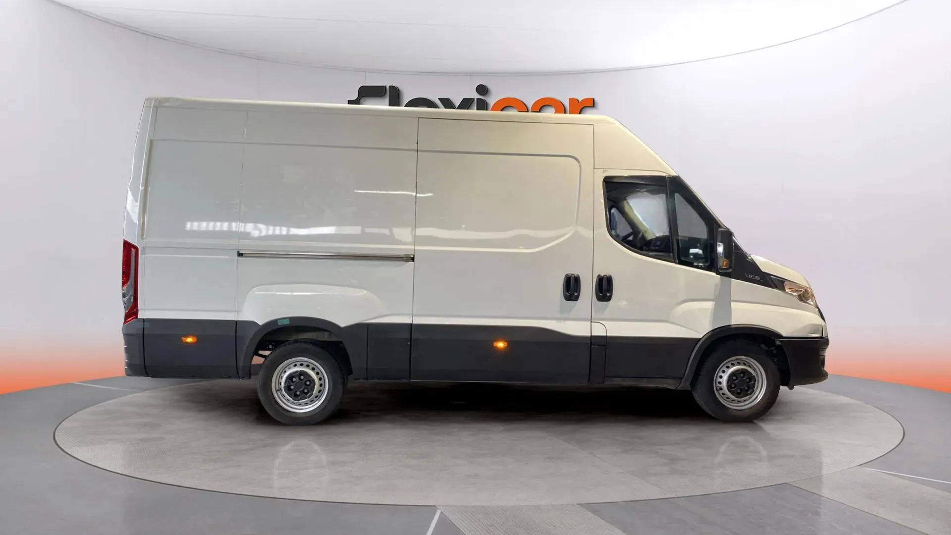 Iveco Daily 2.3 TD 35C 16 A8 V 3520L/H2 12 M3 - foto 7
