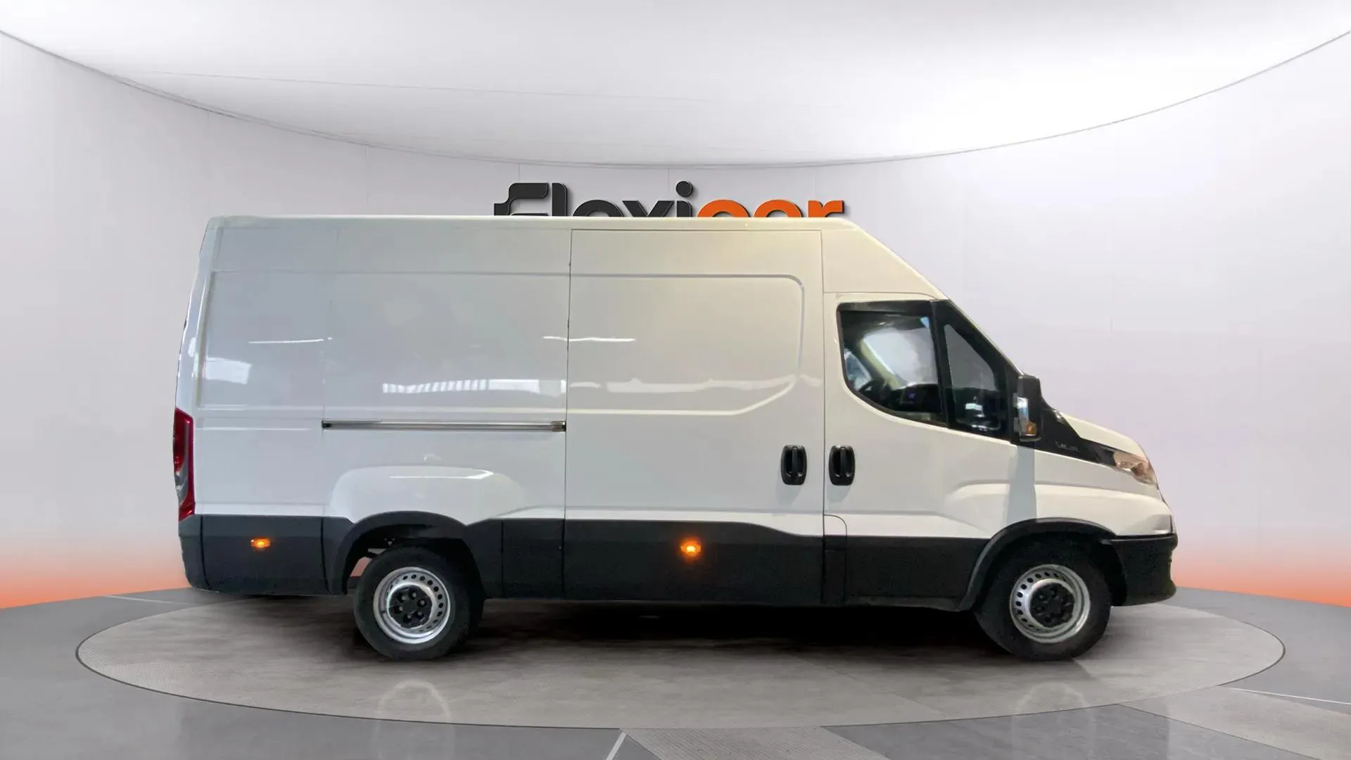 Iveco Daily 2.3 TD 35C 16 A8 V 3520L/H2 12 M3 - foto 8