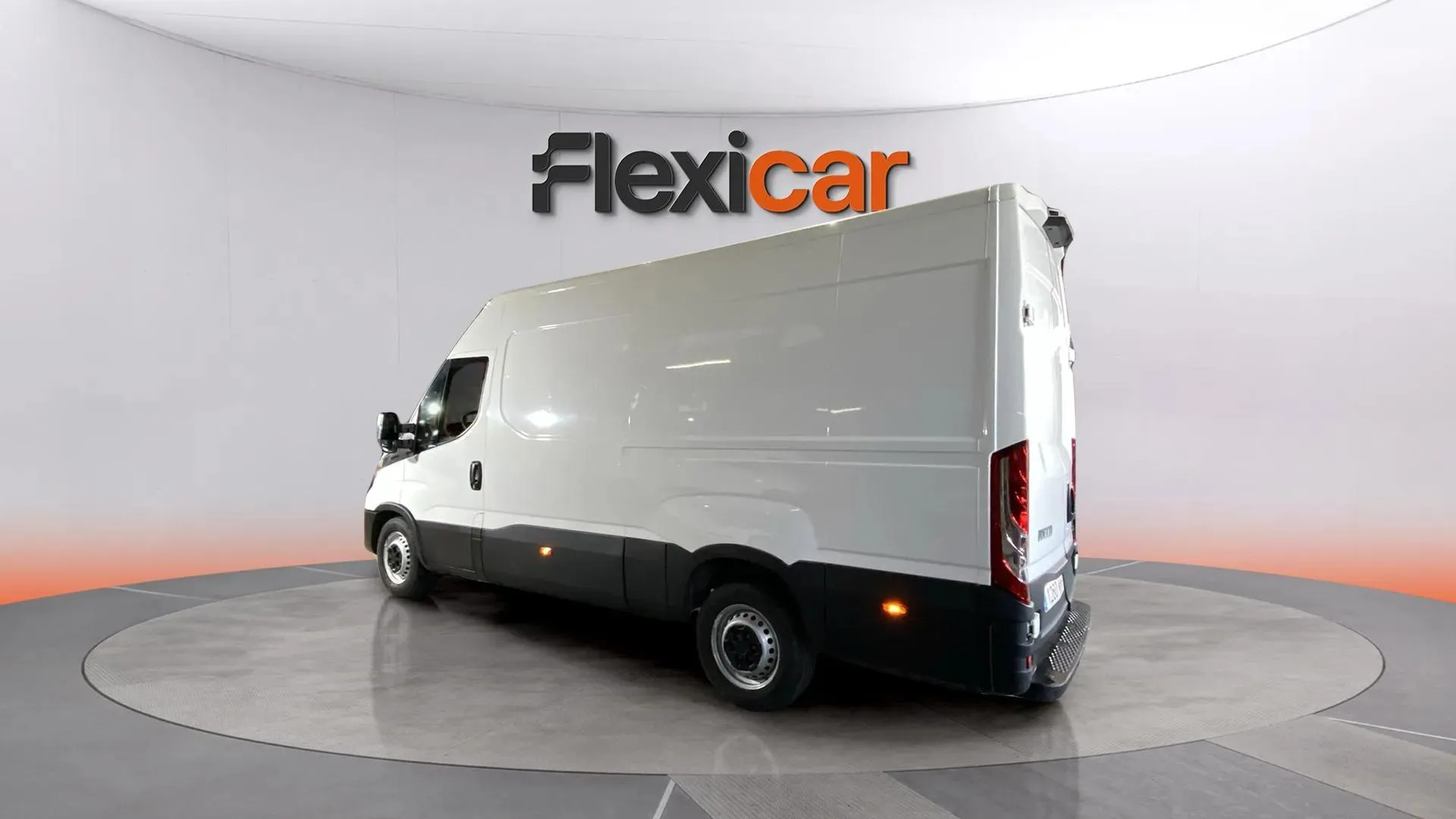 Iveco Daily 2.3 TD 35C 16 A8 V 3520L/H2 12 M3 - foto 3