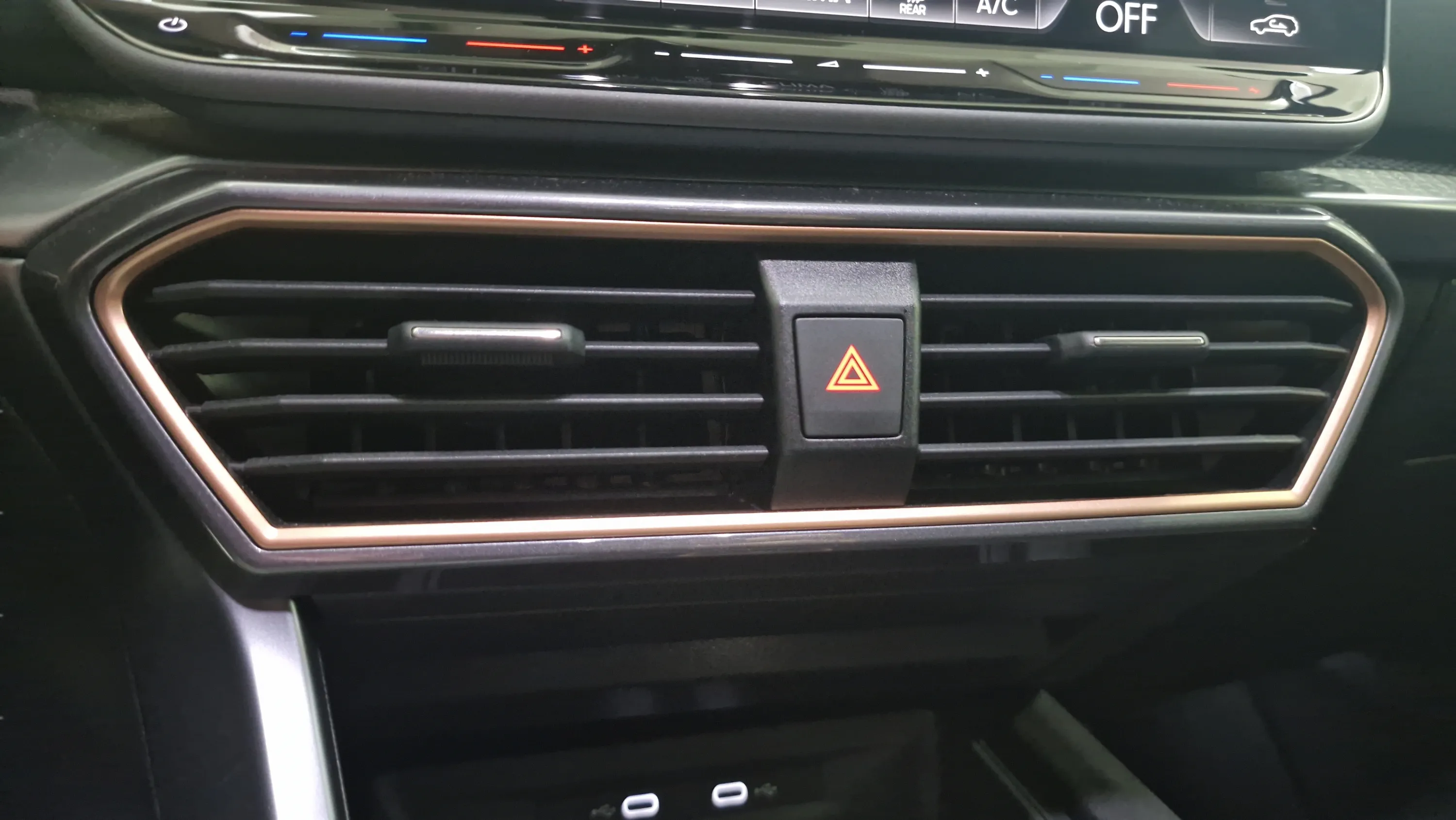 Cupra León 1.5 eTSI DSG - foto 29