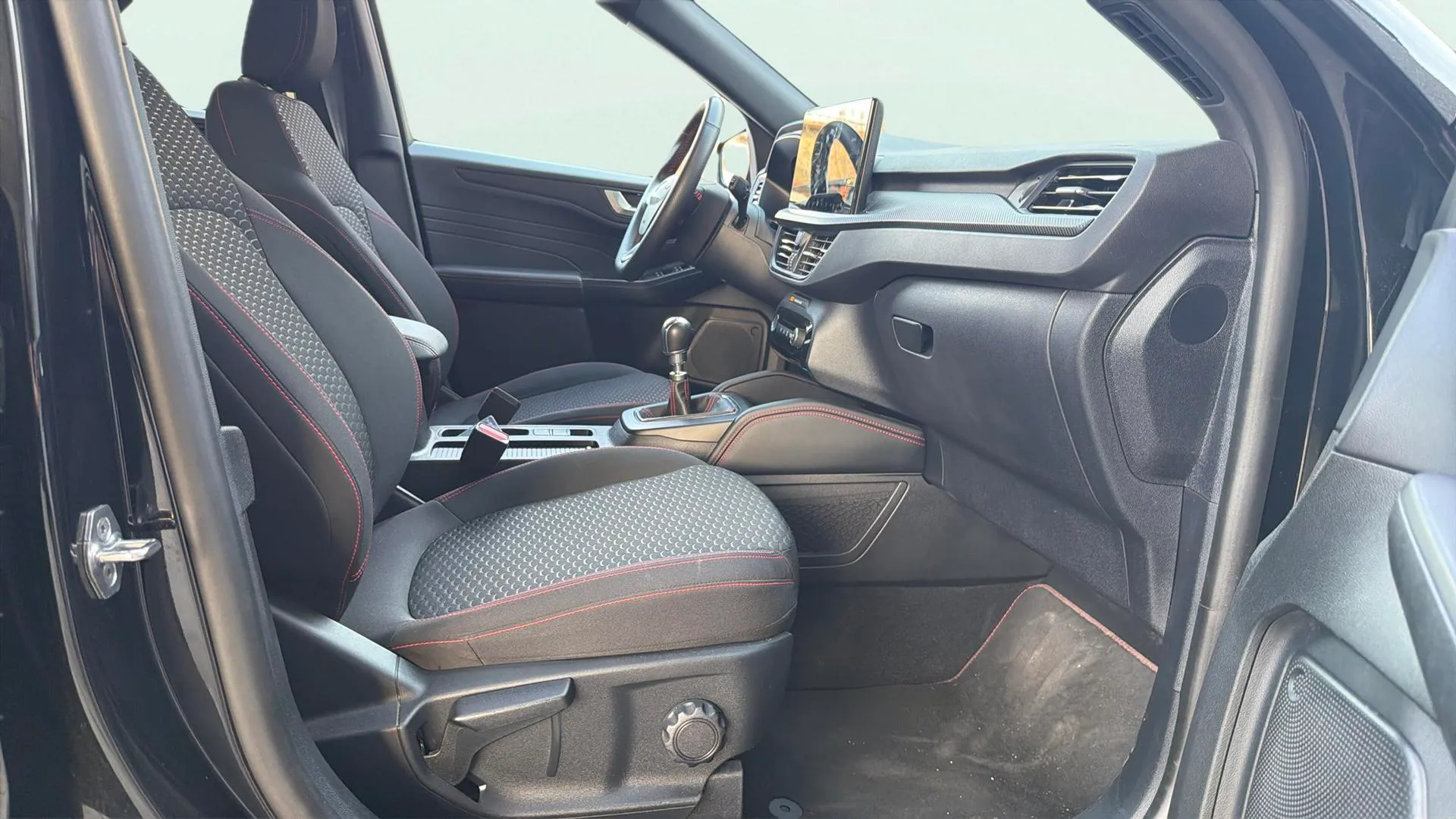 Ford Kuga ST-Line 1.5T EcoBoost - foto 11