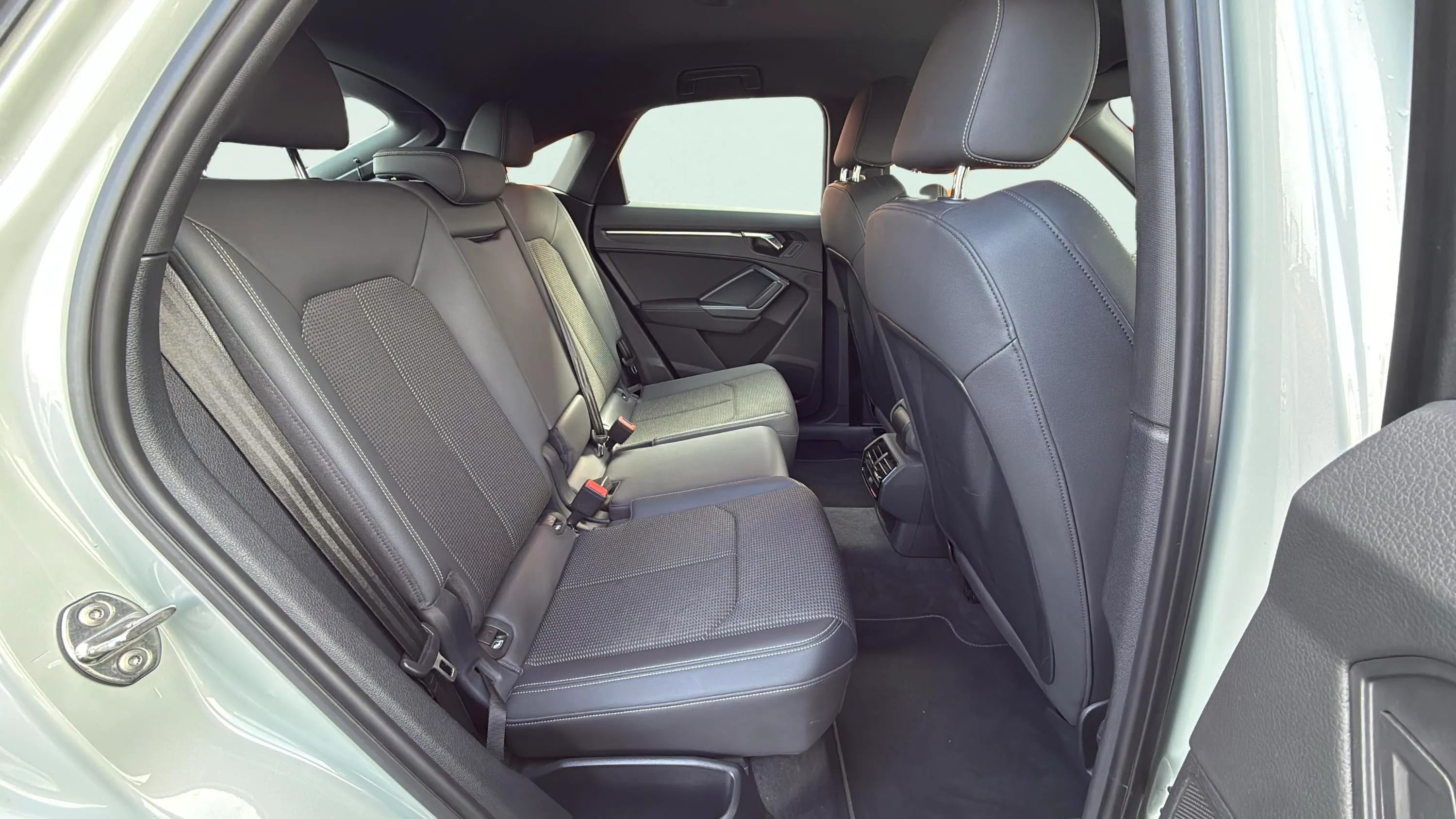 Audi Q3 S line 35 TDI quattro - foto 23