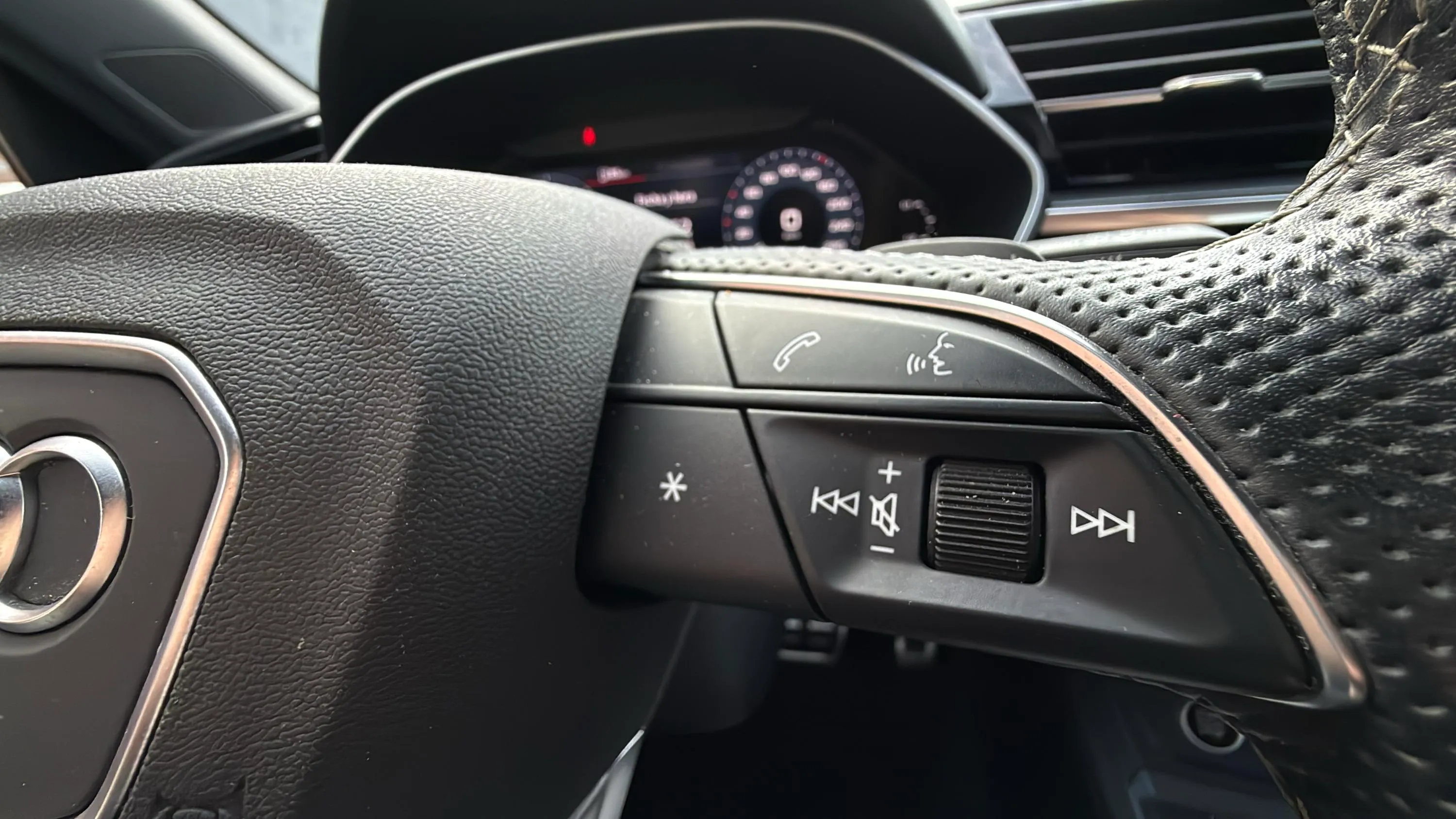 Audi Q3 S line 35 TDI quattro - foto 16